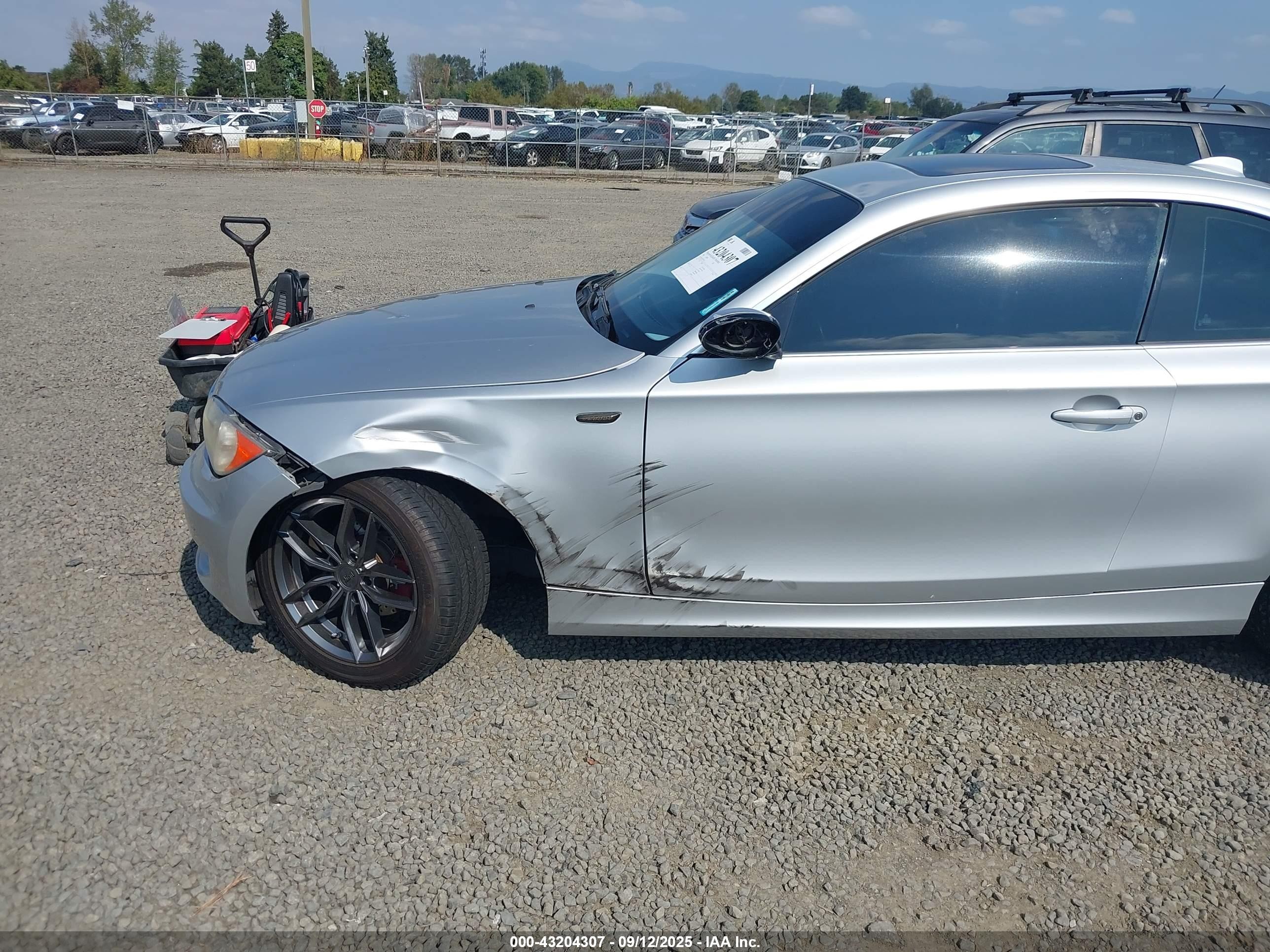 2008 Bmw 128i   Silver vin: WBAUP73538VF06322