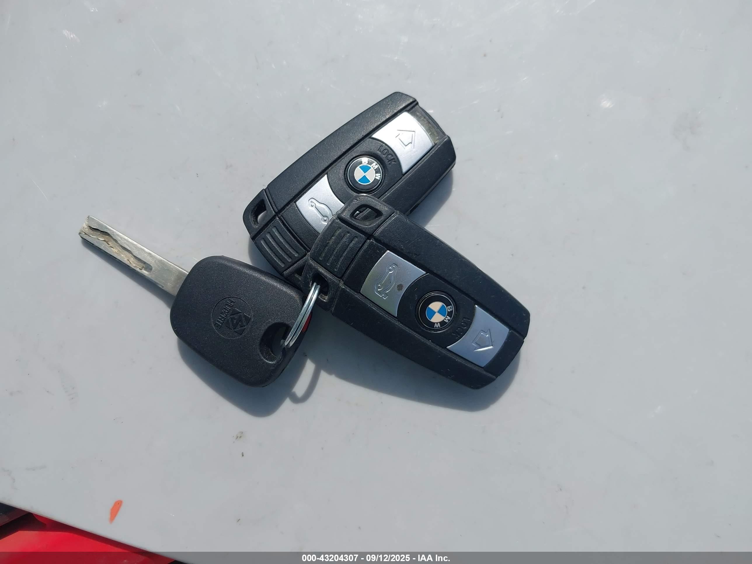 2008 Bmw 128i   Silver vin: WBAUP73538VF06322
