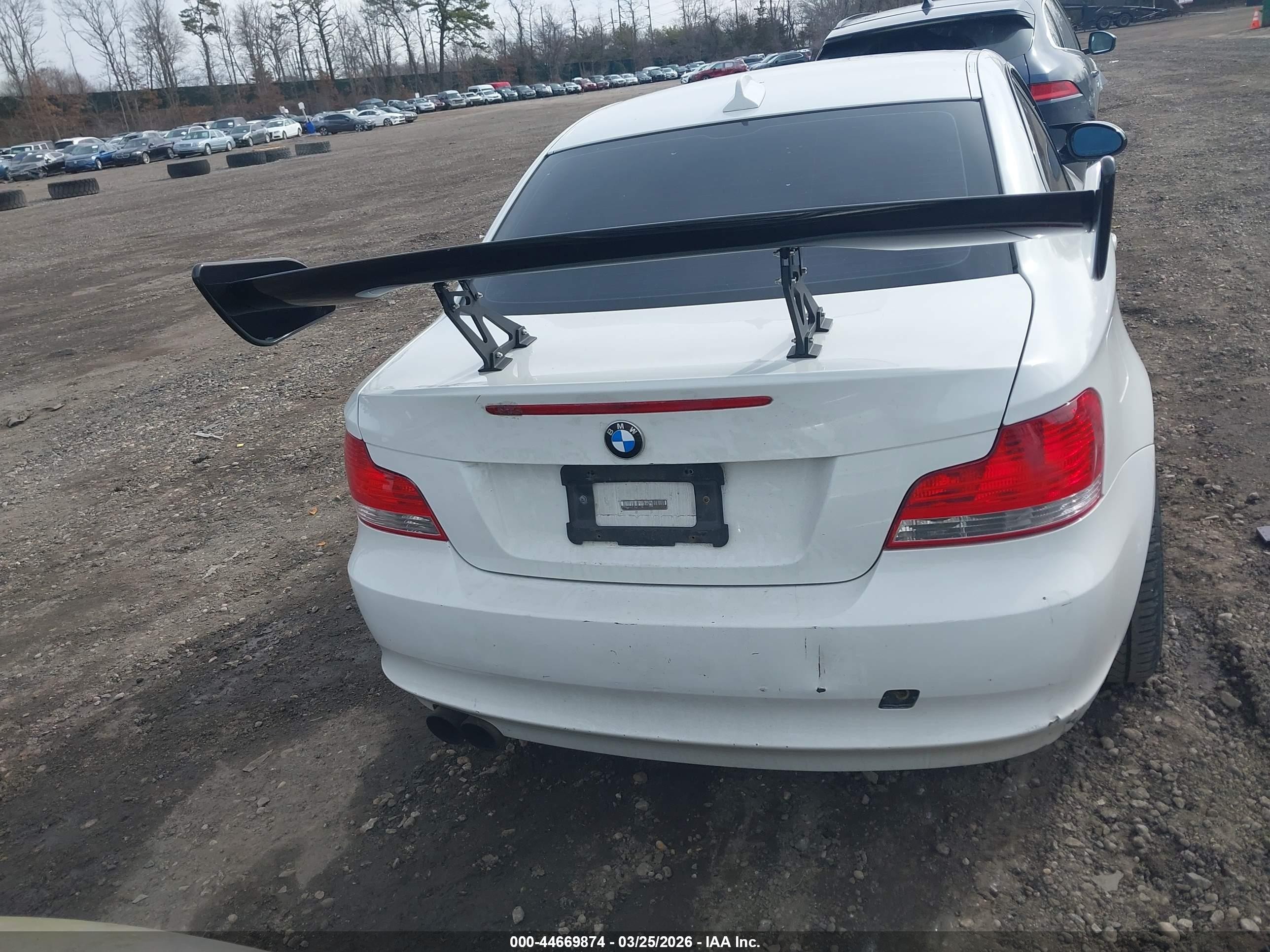 2009 Bmw 128i   White vin: WBAUP73559VK75017
