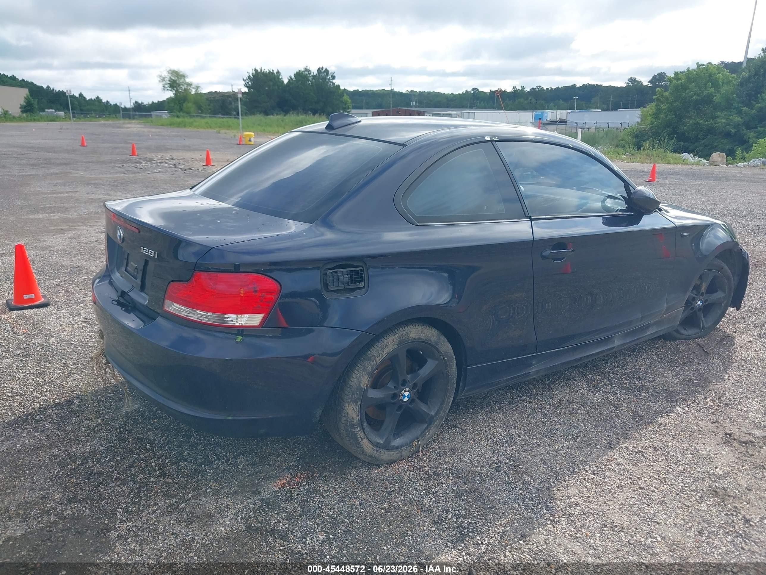 2009 Bmw 128i   Blue vin: WBAUP73579VK76444