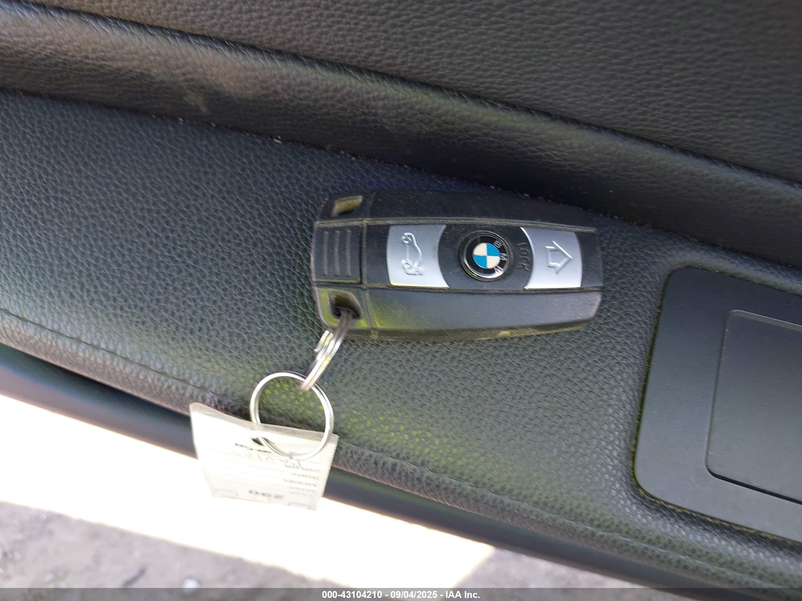 2009 Bmw 128i   Silver vin: WBAUP735X9VF07548