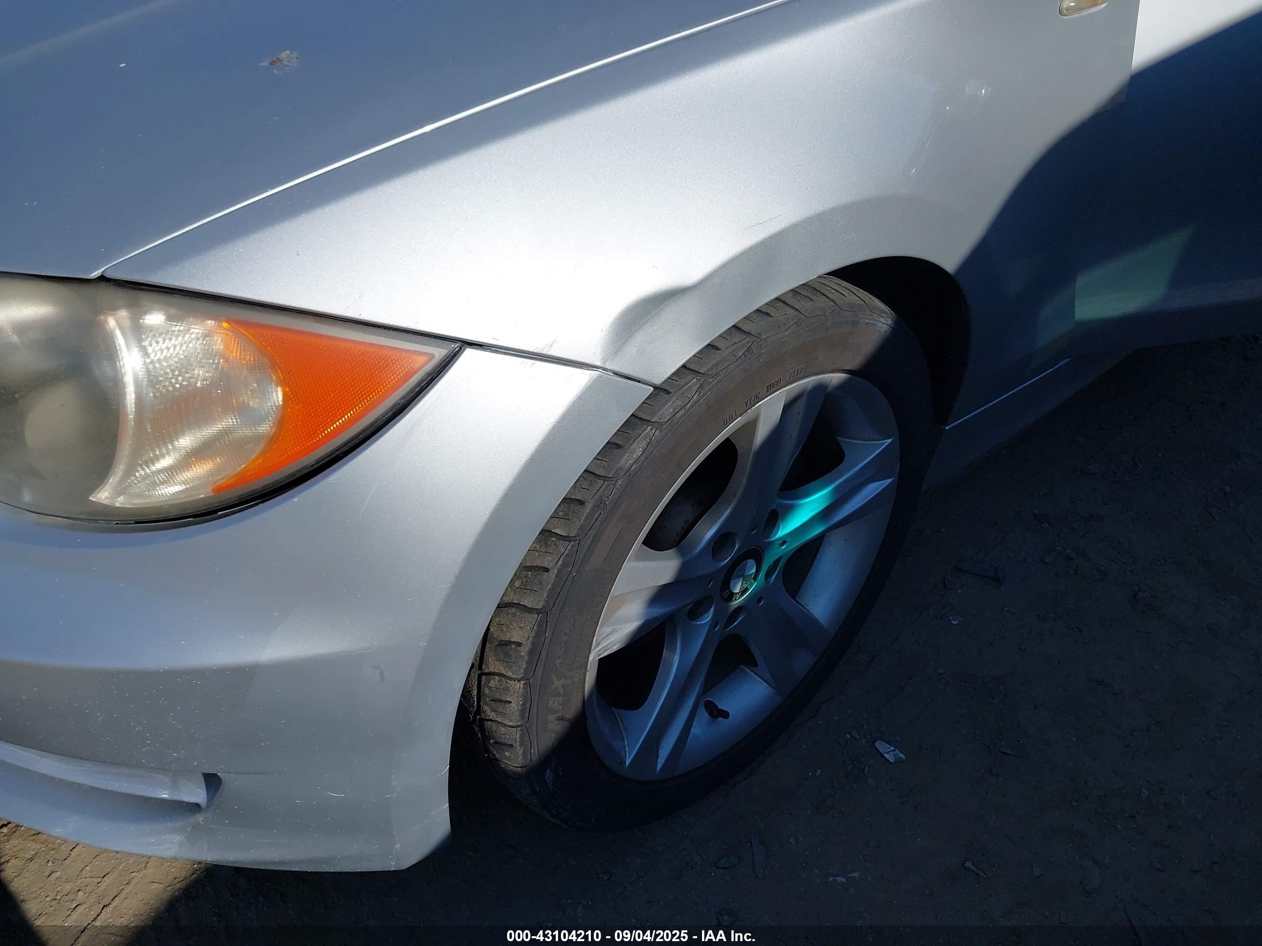 2009 Bmw 128i   Silver vin: WBAUP735X9VF07548