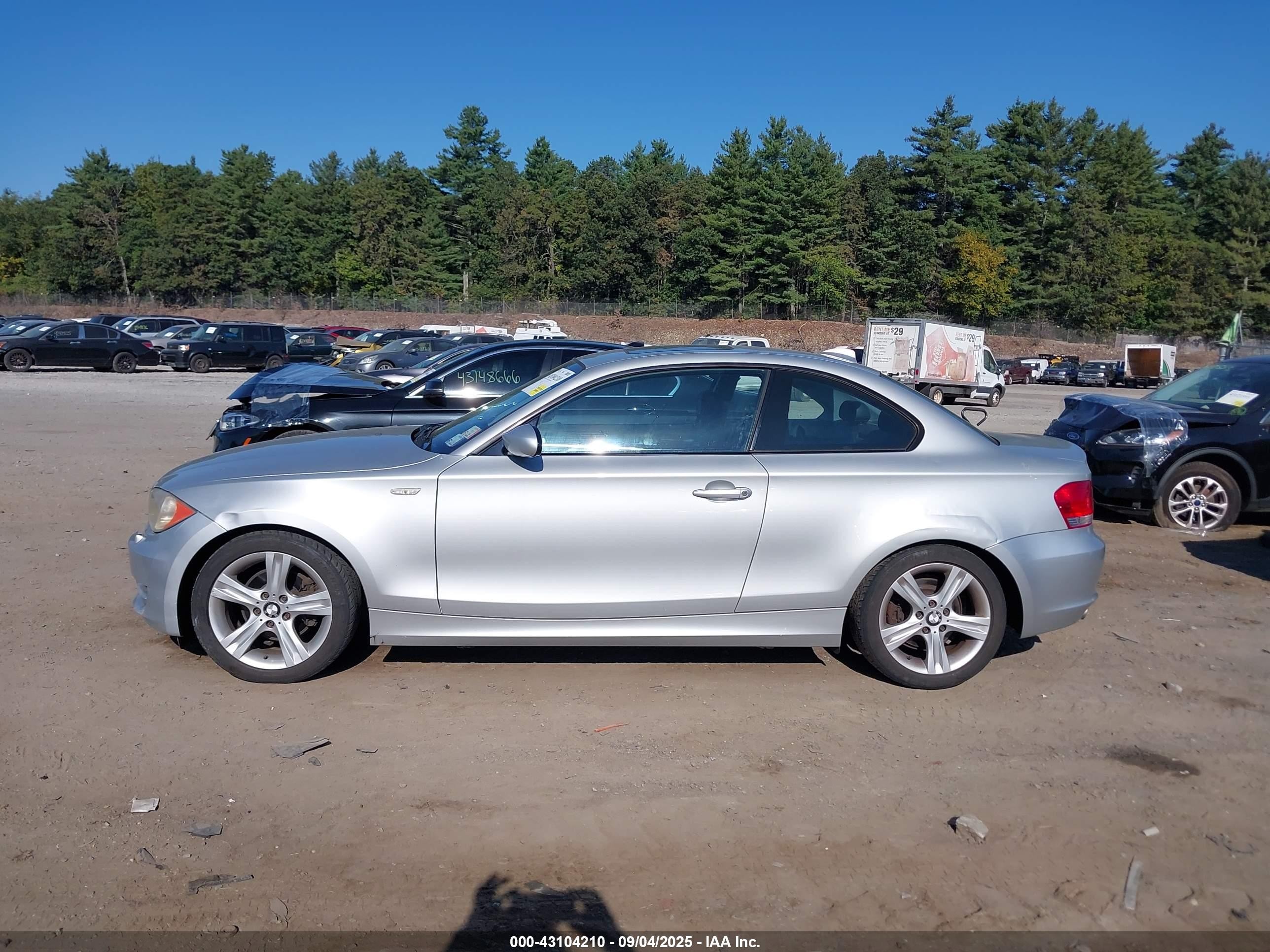 2009 Bmw 128i   Silver vin: WBAUP735X9VF07548