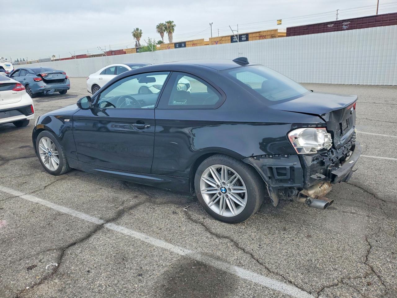 2011 Bmw 128 I Черный vin: WBAUP7C50BVM54670
