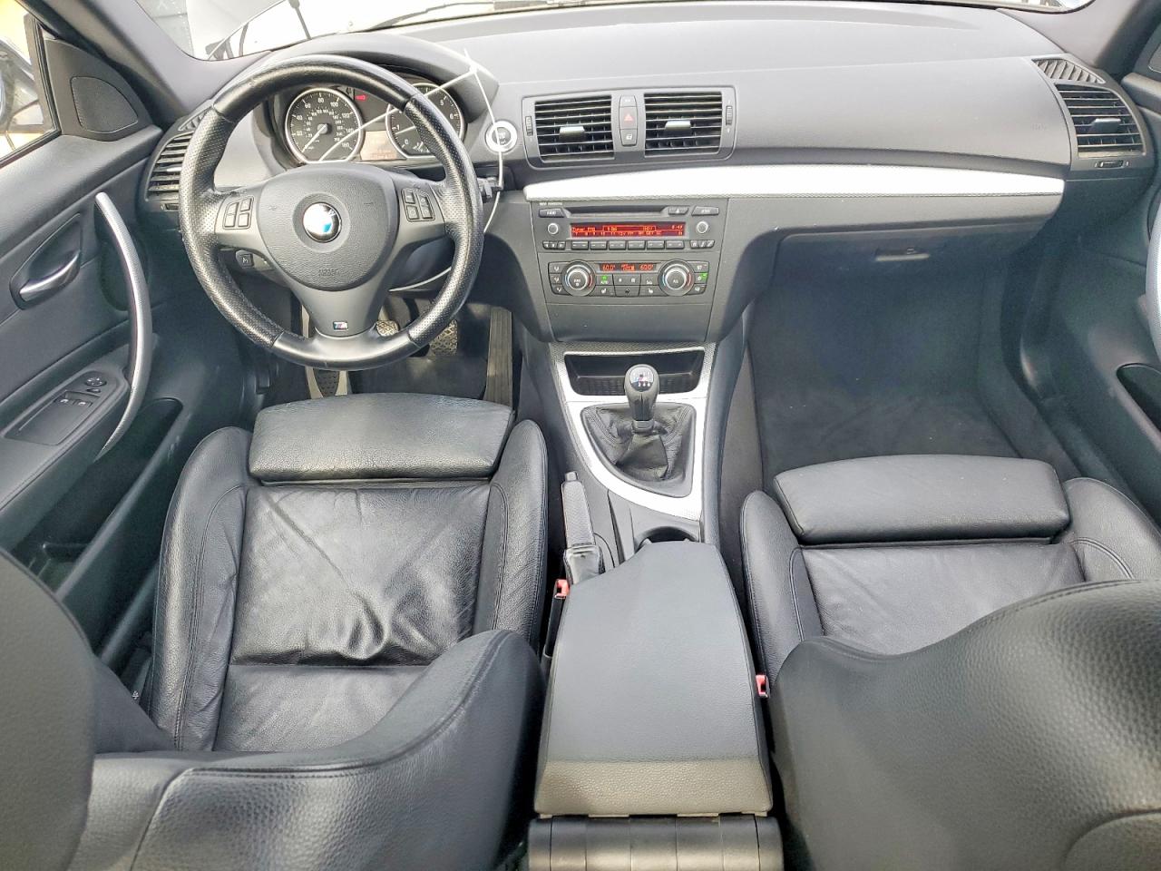2011 Bmw 128 I Черный vin: WBAUP7C50BVM54670