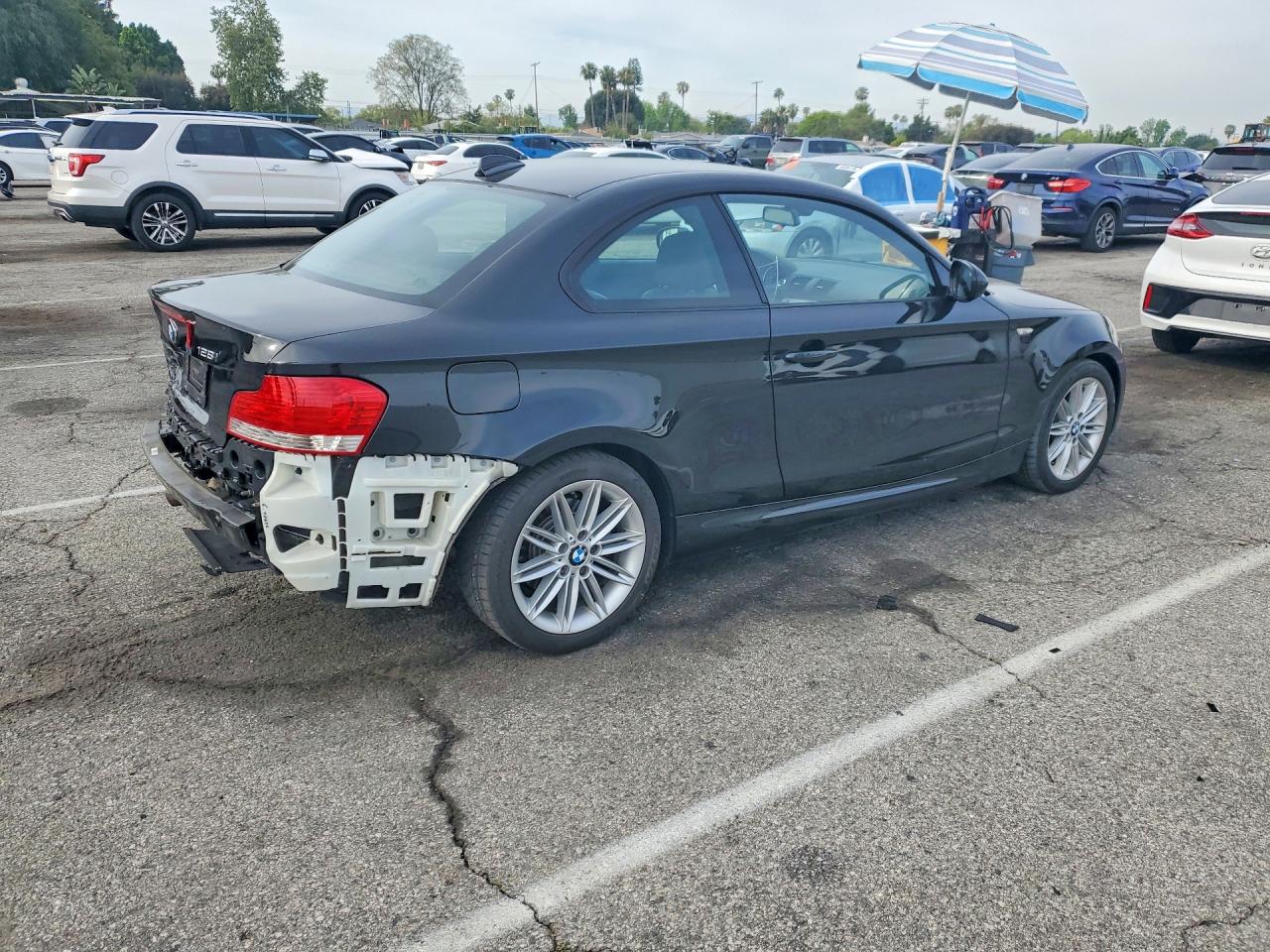 2011 Bmw 128 I Черный vin: WBAUP7C50BVM54670