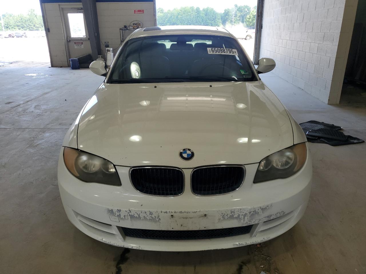 2010 Bmw 128 I   White vin: WBAUP7C51AVK77092