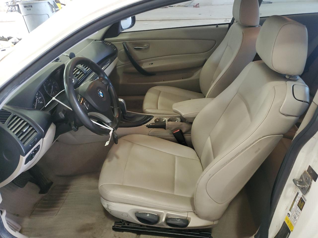 2010 Bmw 128 I   White vin: WBAUP7C51AVK77092