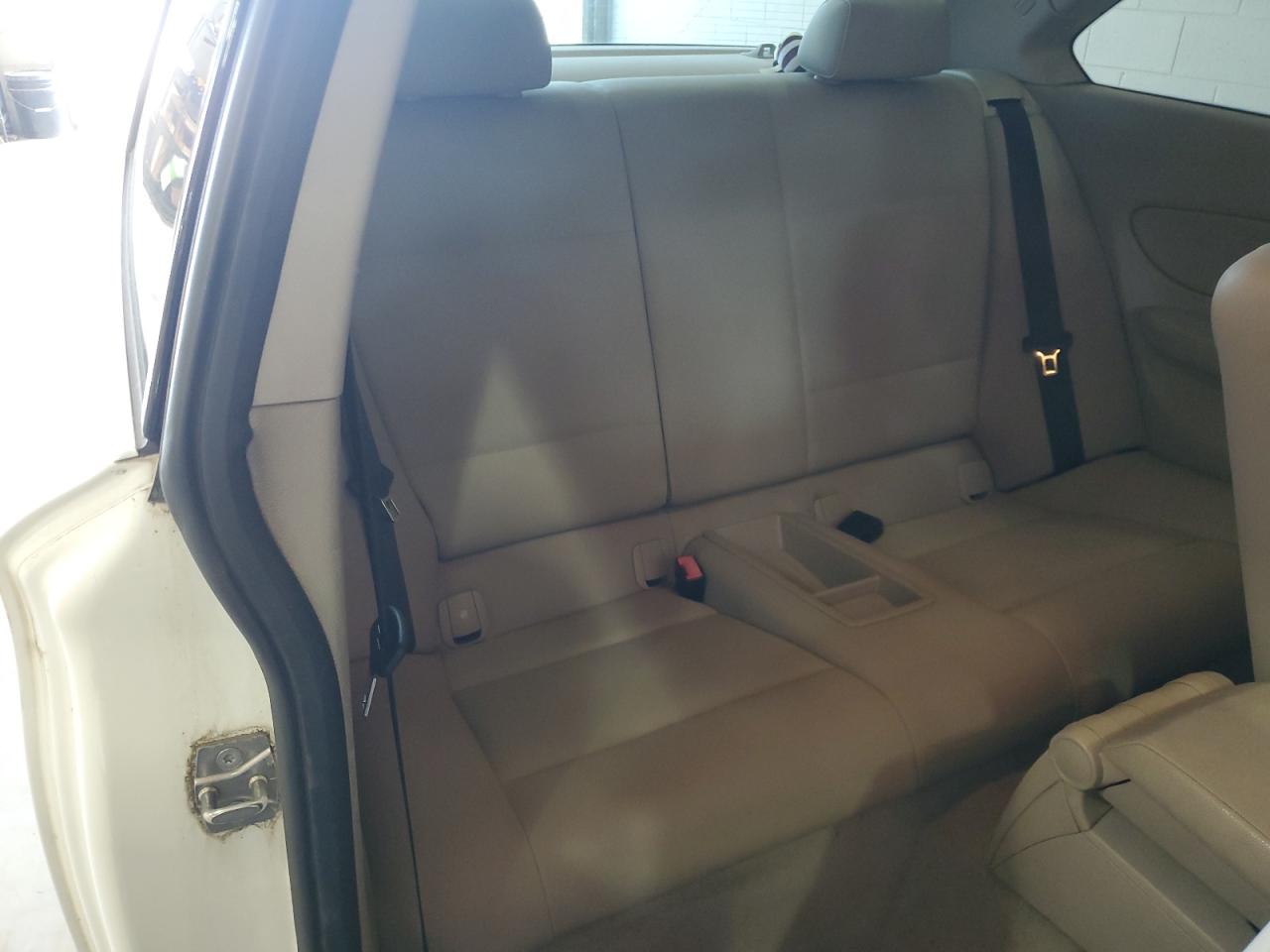 2010 Bmw 128 I   White vin: WBAUP7C51AVK77092