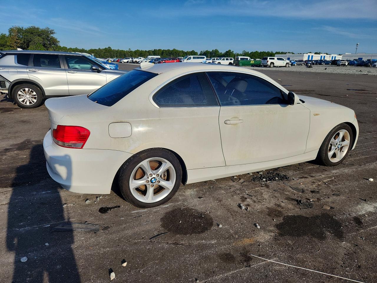 2011 Bmw 128 I Белый vin: WBAUP7C51BVP21427