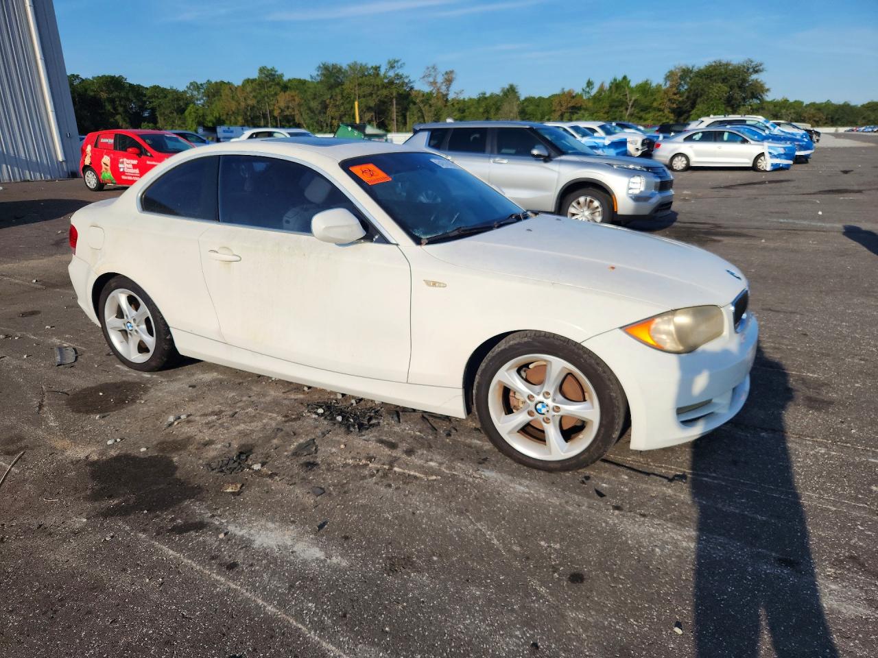 2011 Bmw 128 I Белый vin: WBAUP7C51BVP21427