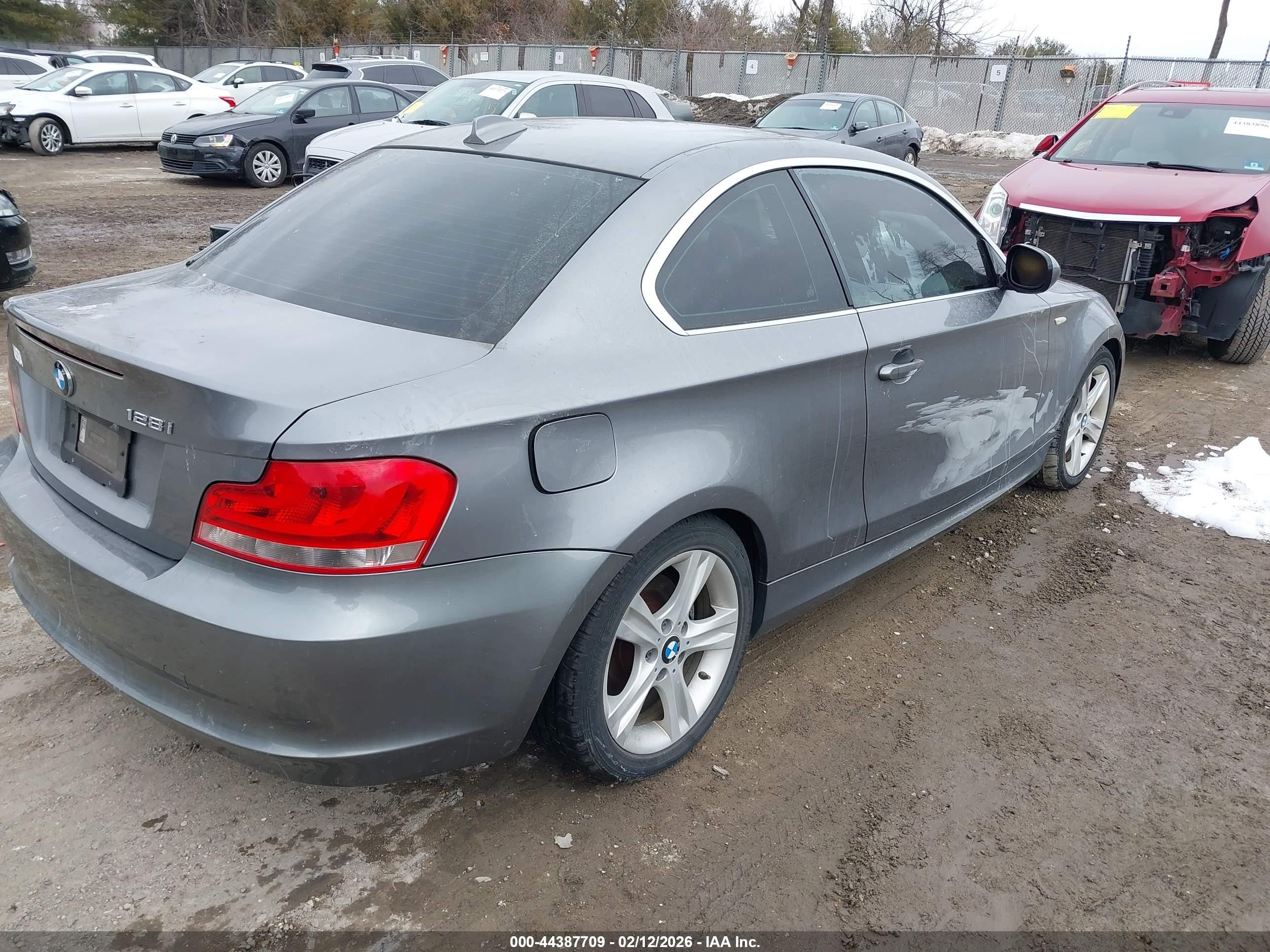 2012 Bmw 128i   Серый vin: WBAUP7C51CVP22711