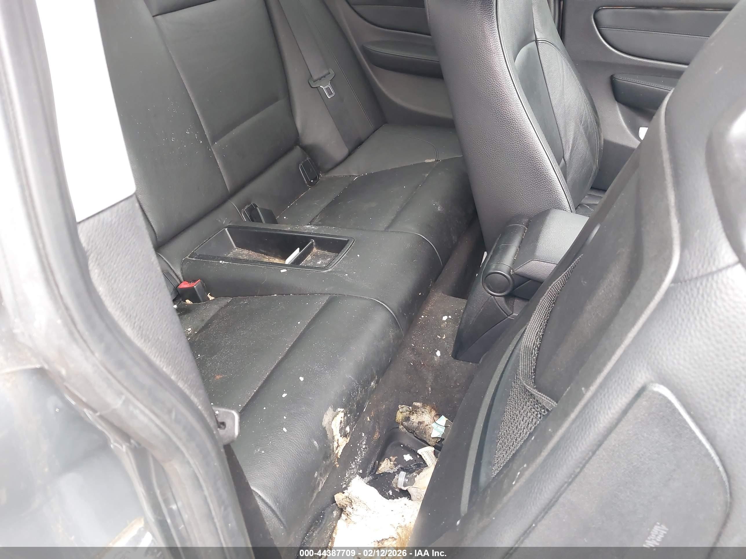 2012 Bmw 128i   Серый vin: WBAUP7C51CVP22711