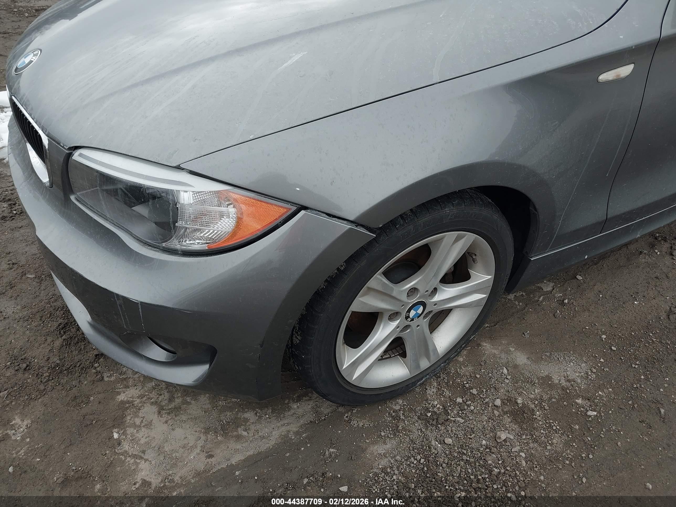 2012 Bmw 128i   Серый vin: WBAUP7C51CVP22711