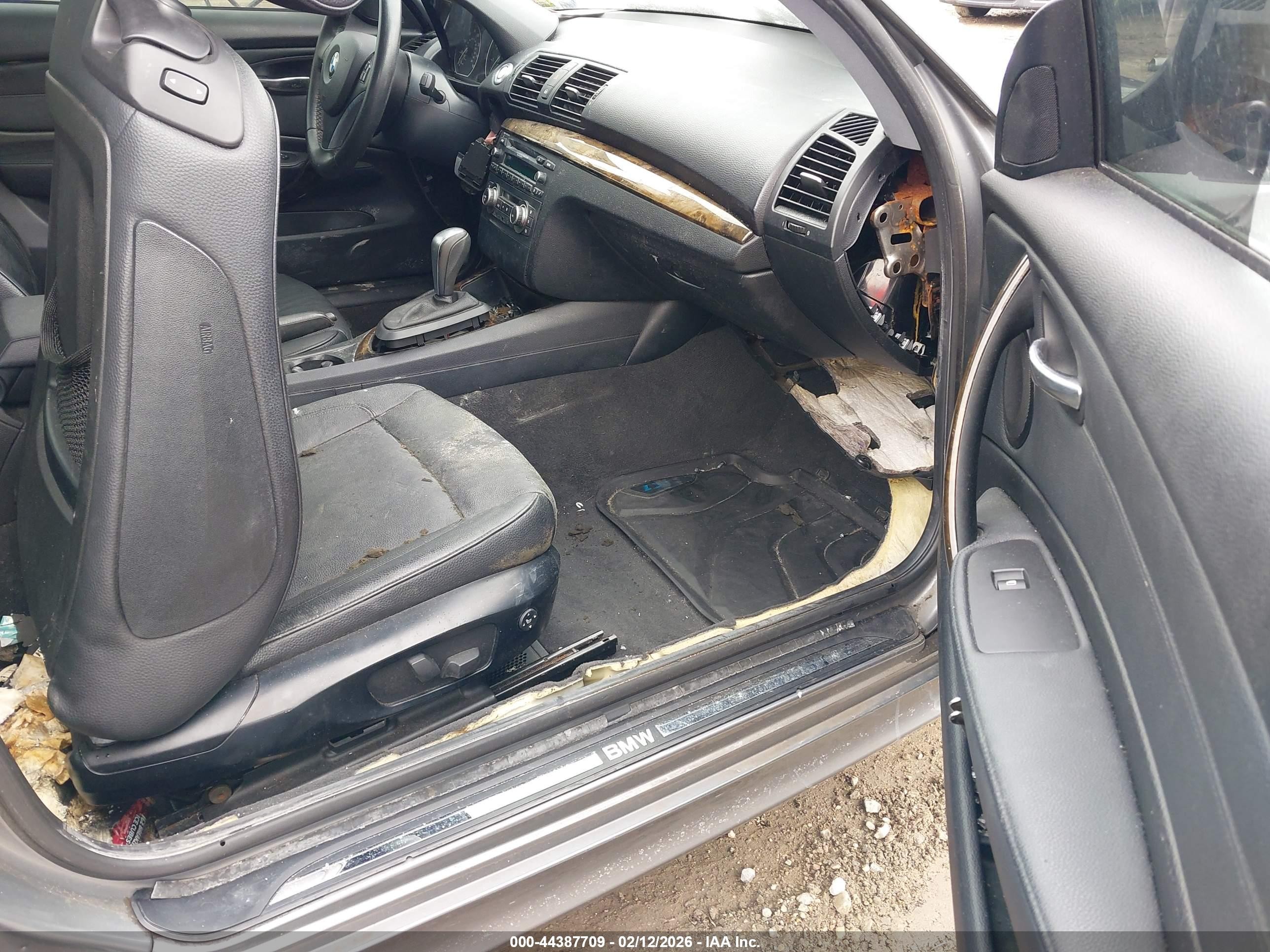 2012 Bmw 128i   Серый vin: WBAUP7C51CVP22711
