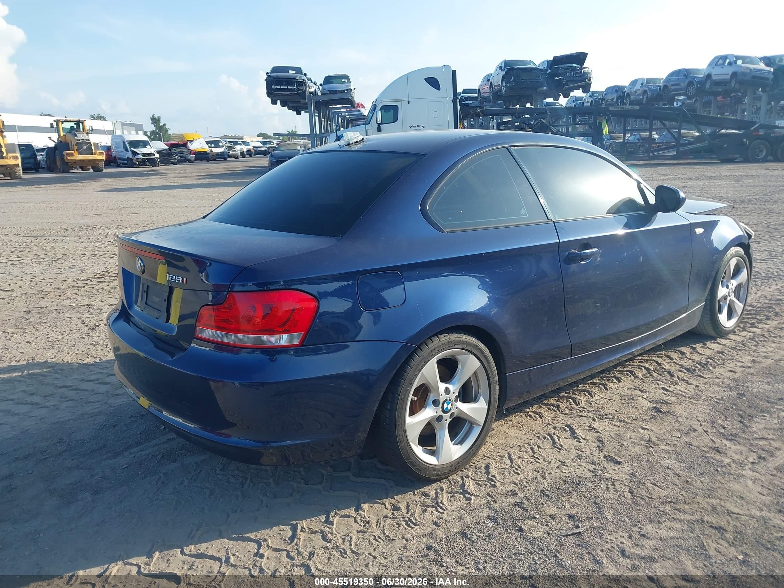 2012 Bmw 128i   Blue vin: WBAUP7C51CVP23082