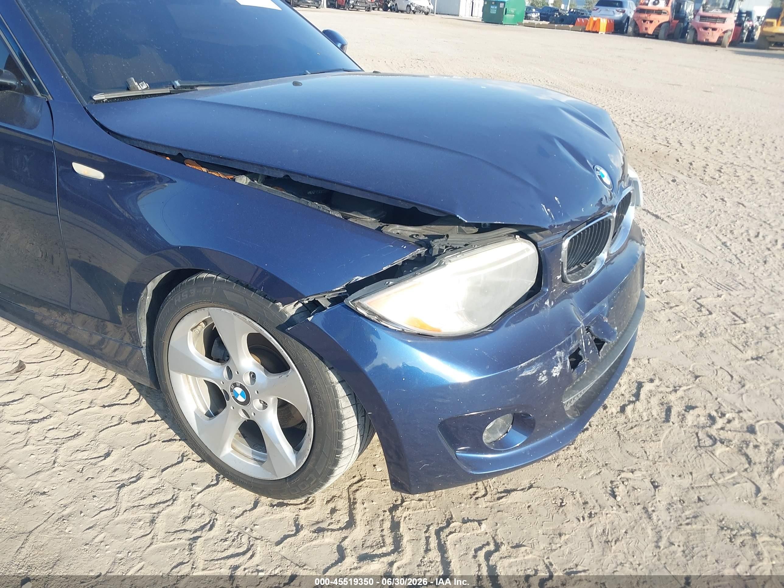 2012 Bmw 128i   Blue vin: WBAUP7C51CVP23082