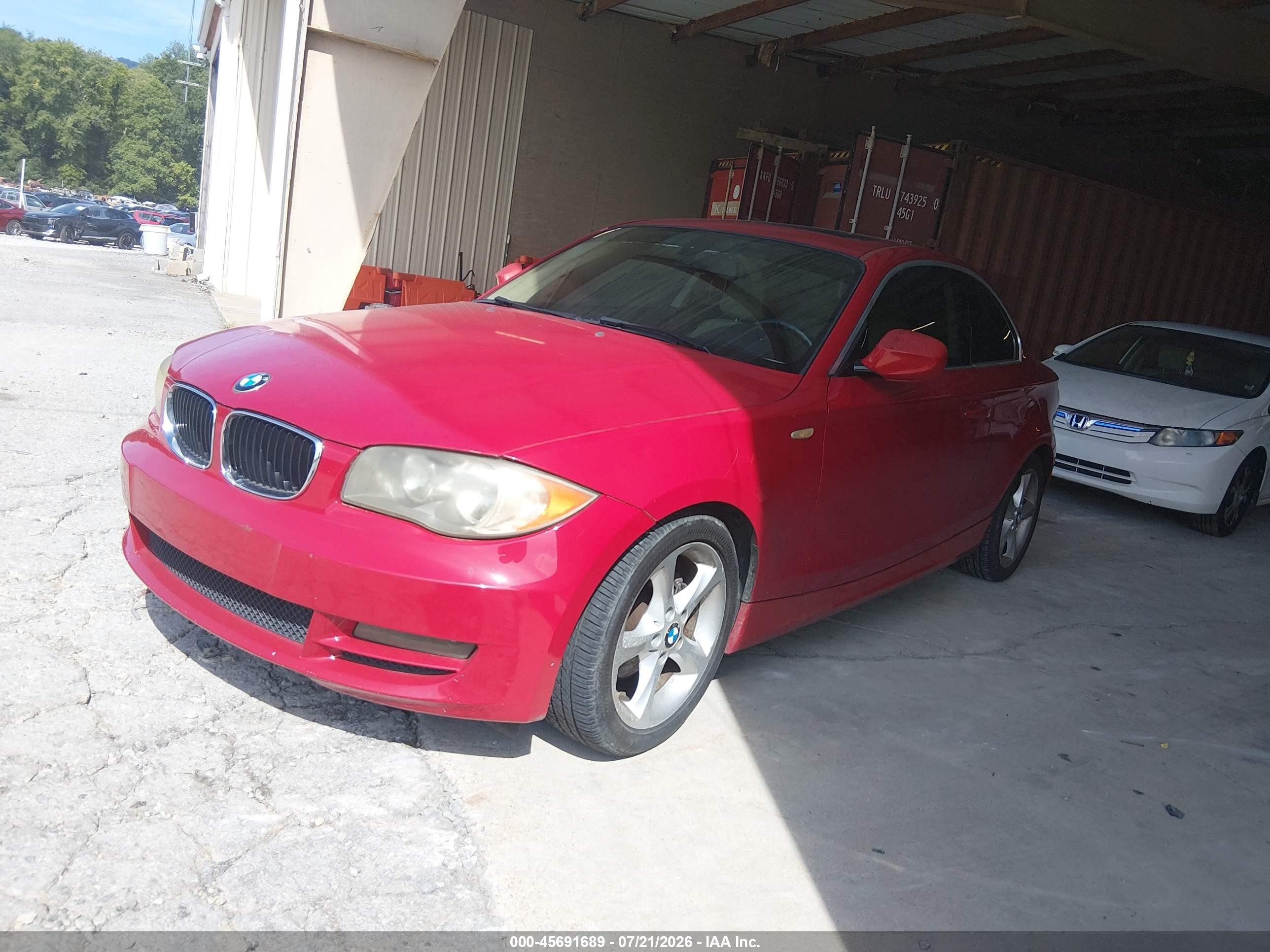 2011 Bmw 128i   Red vin: WBAUP7C52BVK78415