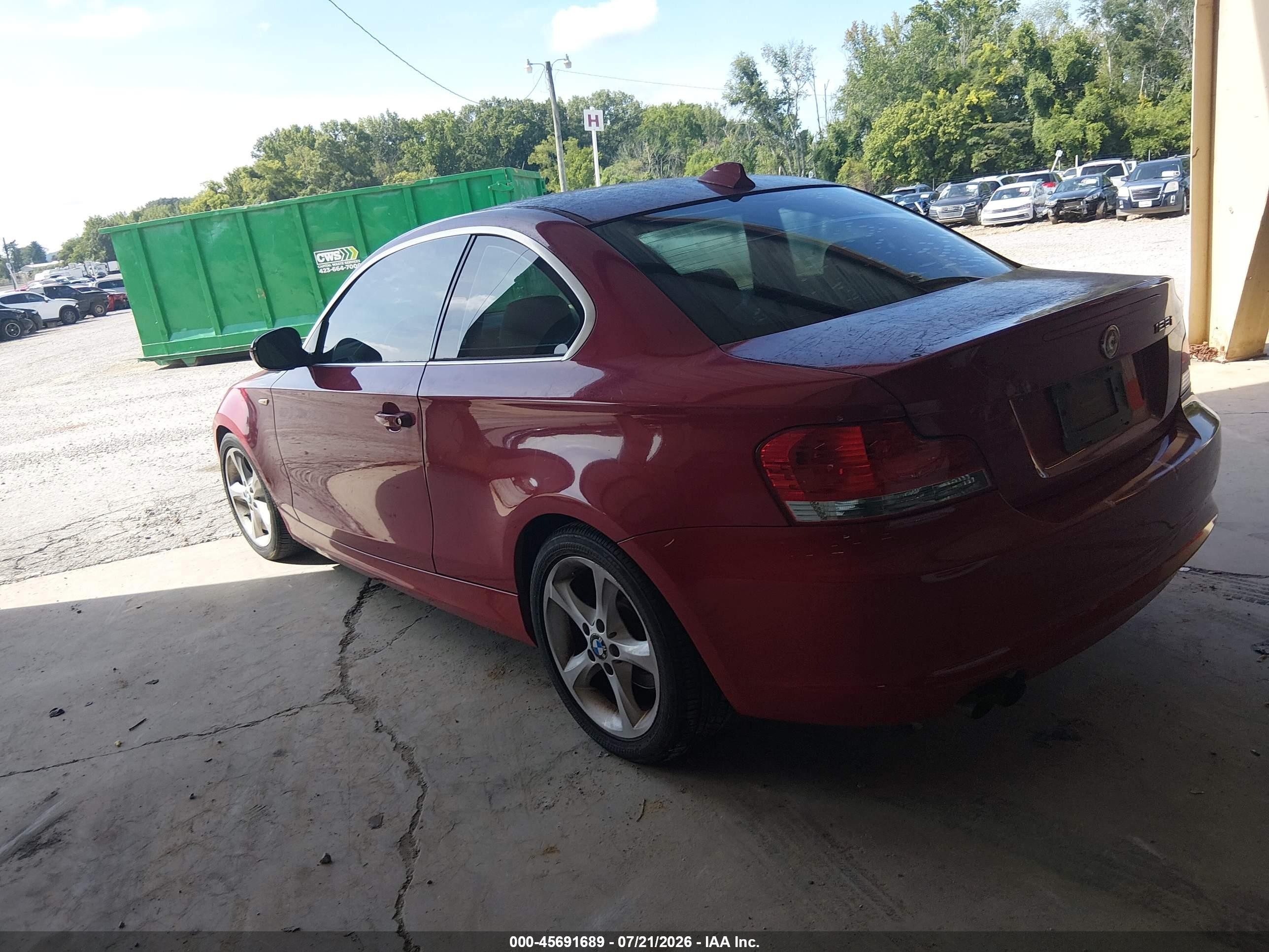 2011 Bmw 128i   Red vin: WBAUP7C52BVK78415