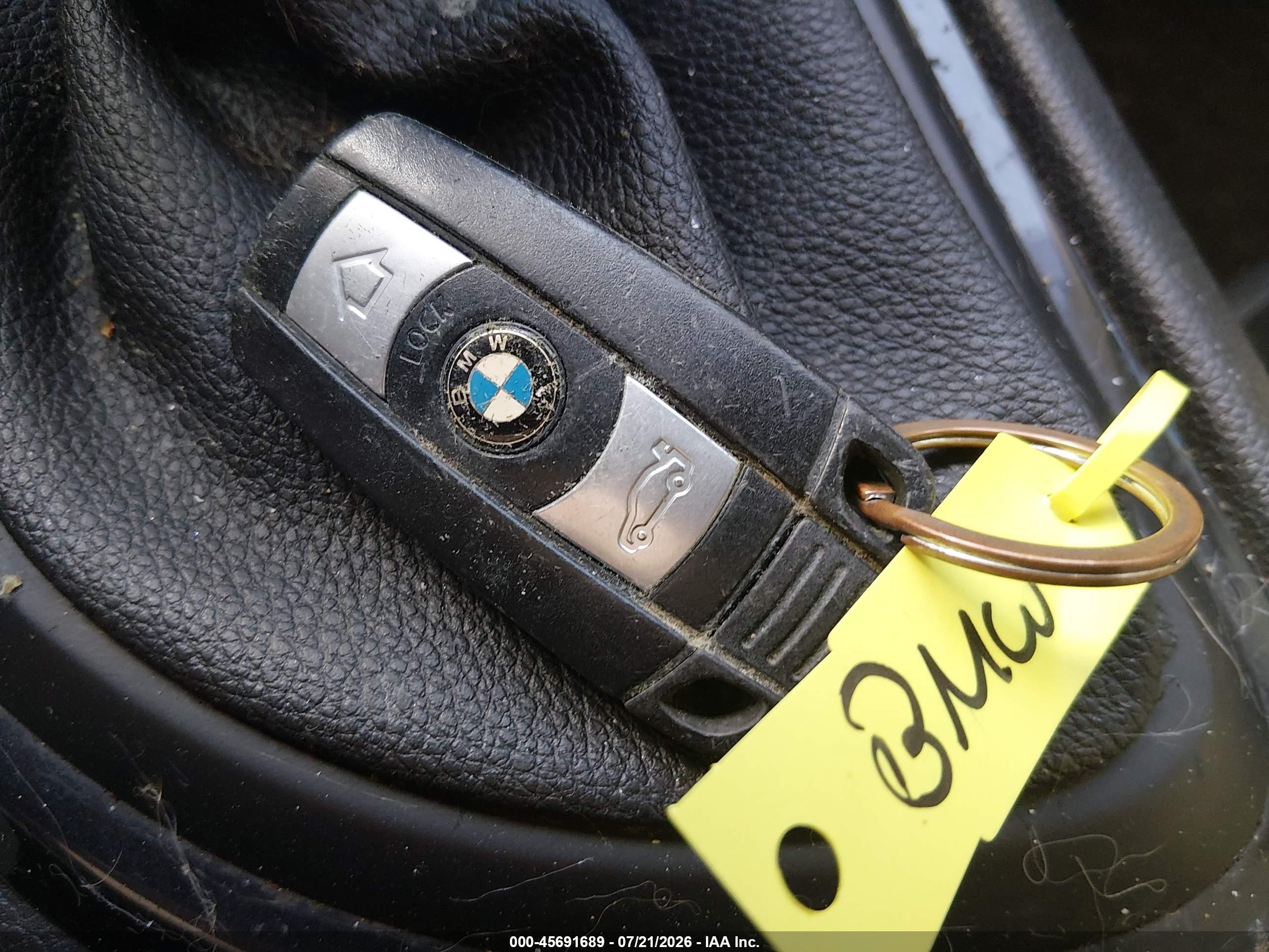 2011 Bmw 128i   Red vin: WBAUP7C52BVK78415