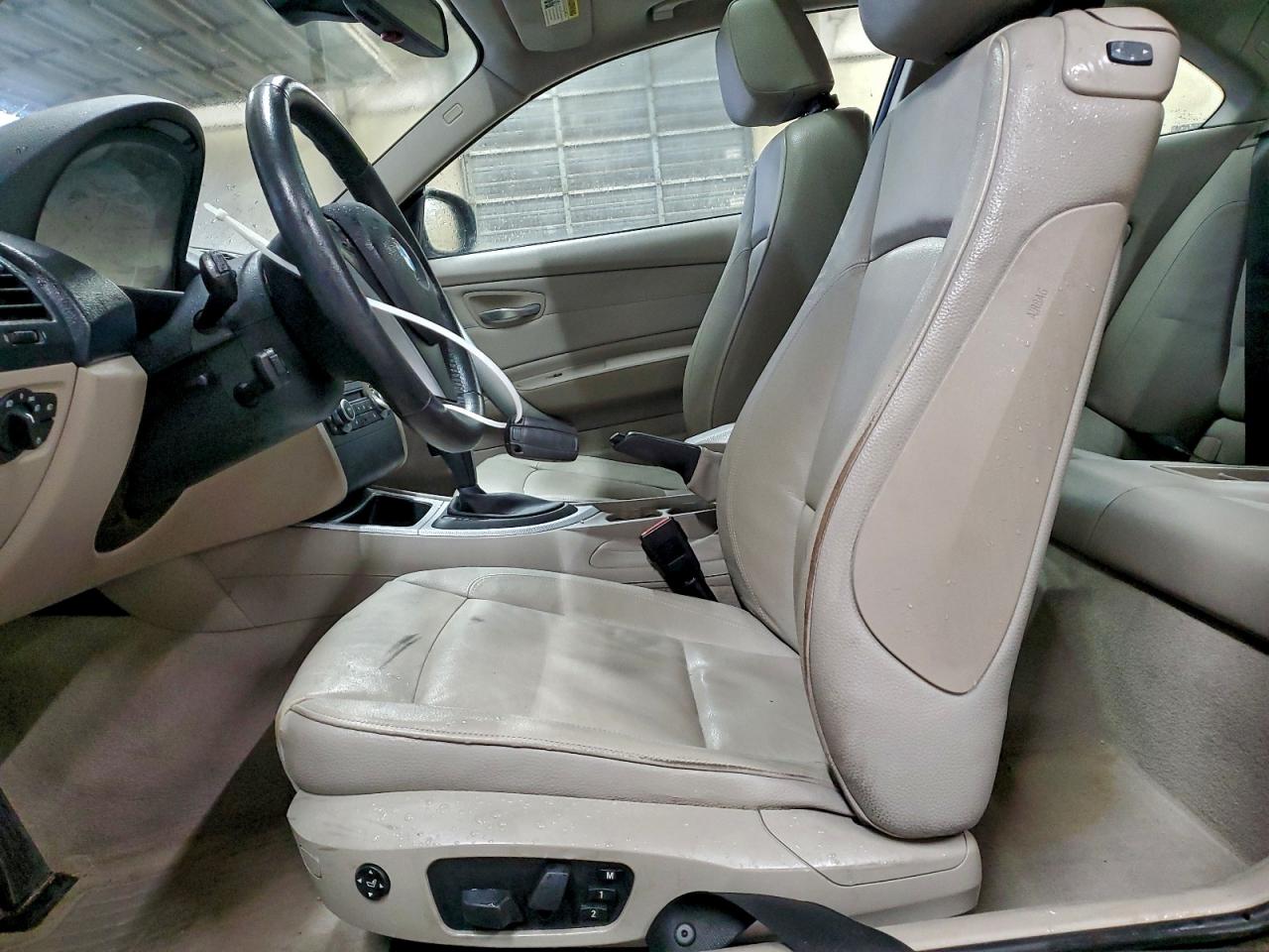 2011 Bmw 128 I Silver vin: WBAUP7C52BVP21968