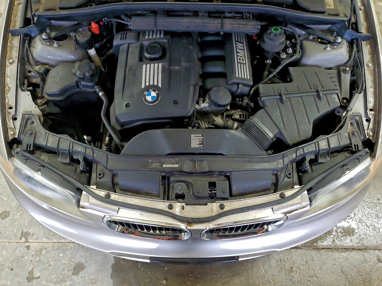 2011 Bmw 128 I Silver vin: WBAUP7C52BVP21968