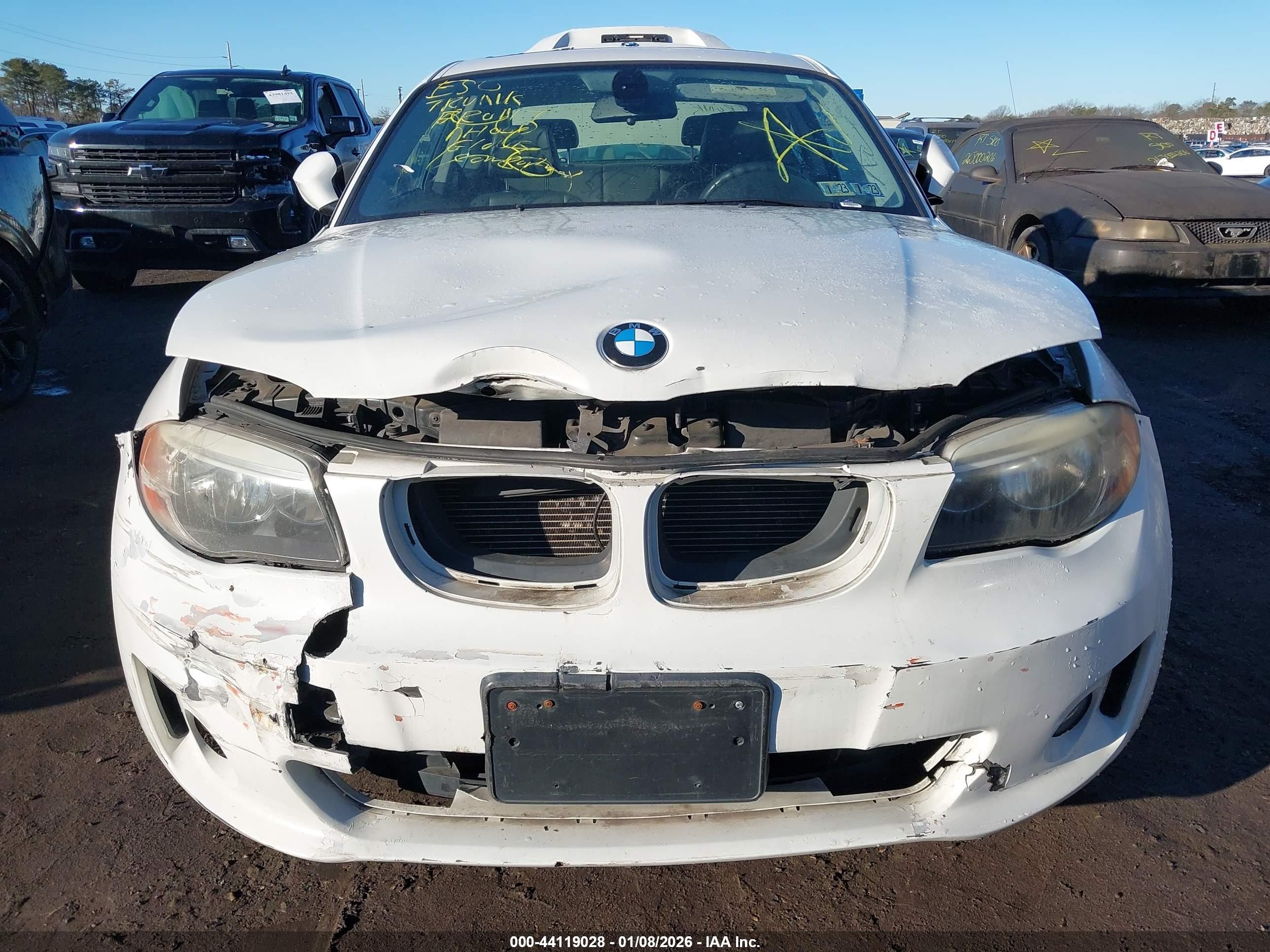 2012 Bmw 128i   White vin: WBAUP7C52CVP22880
