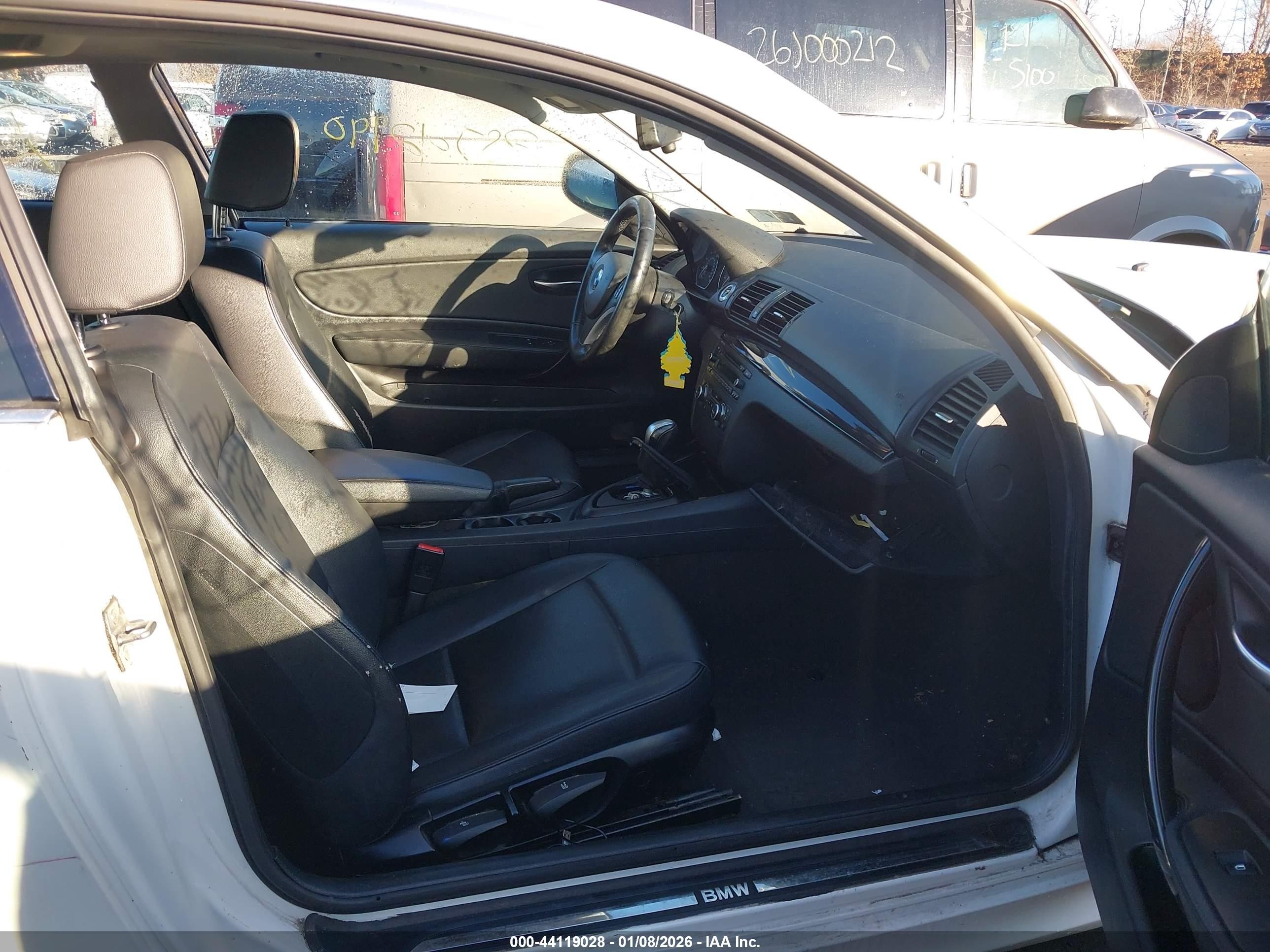 2012 Bmw 128i   White vin: WBAUP7C52CVP22880