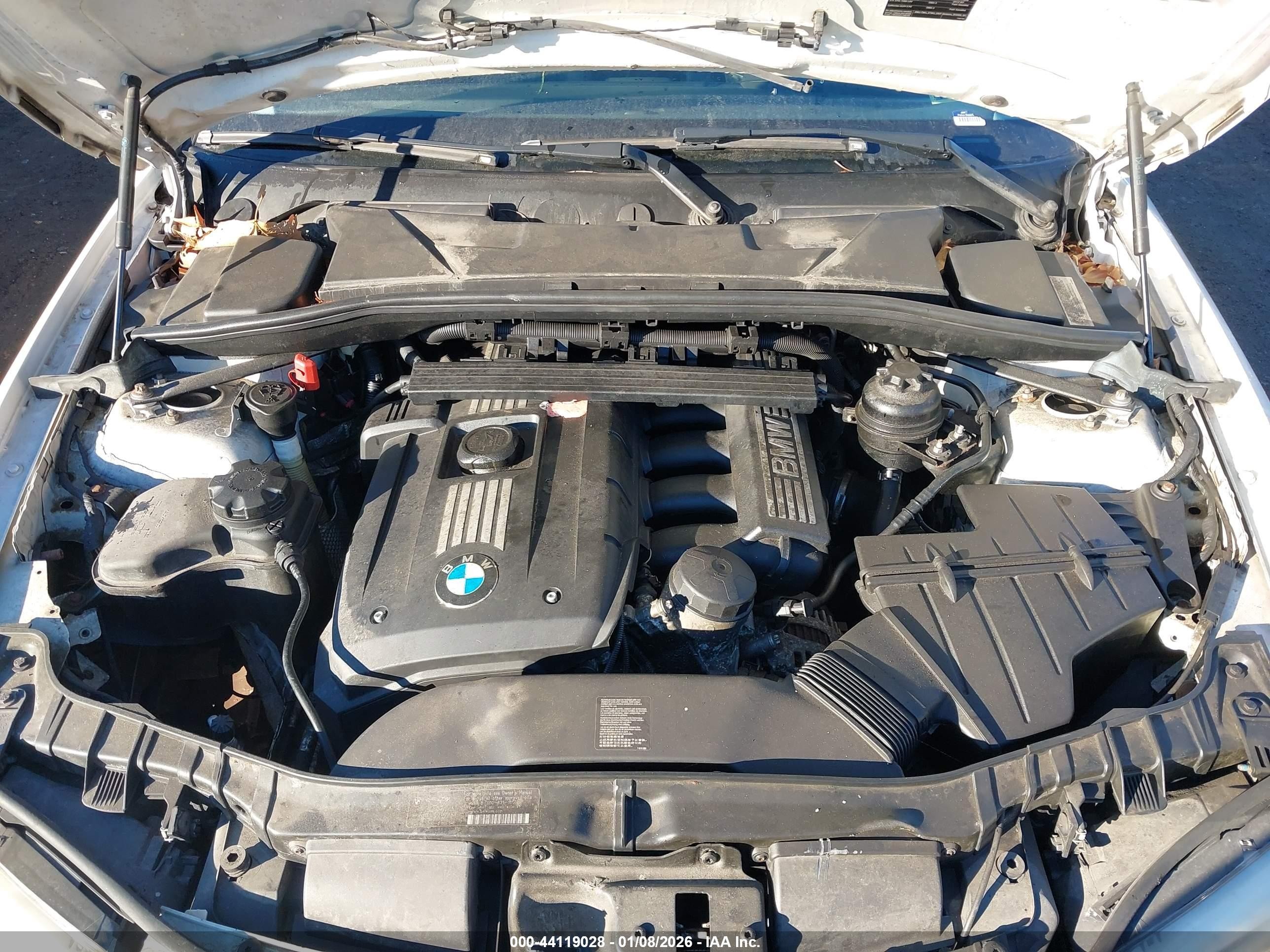 2012 Bmw 128i   White vin: WBAUP7C52CVP22880