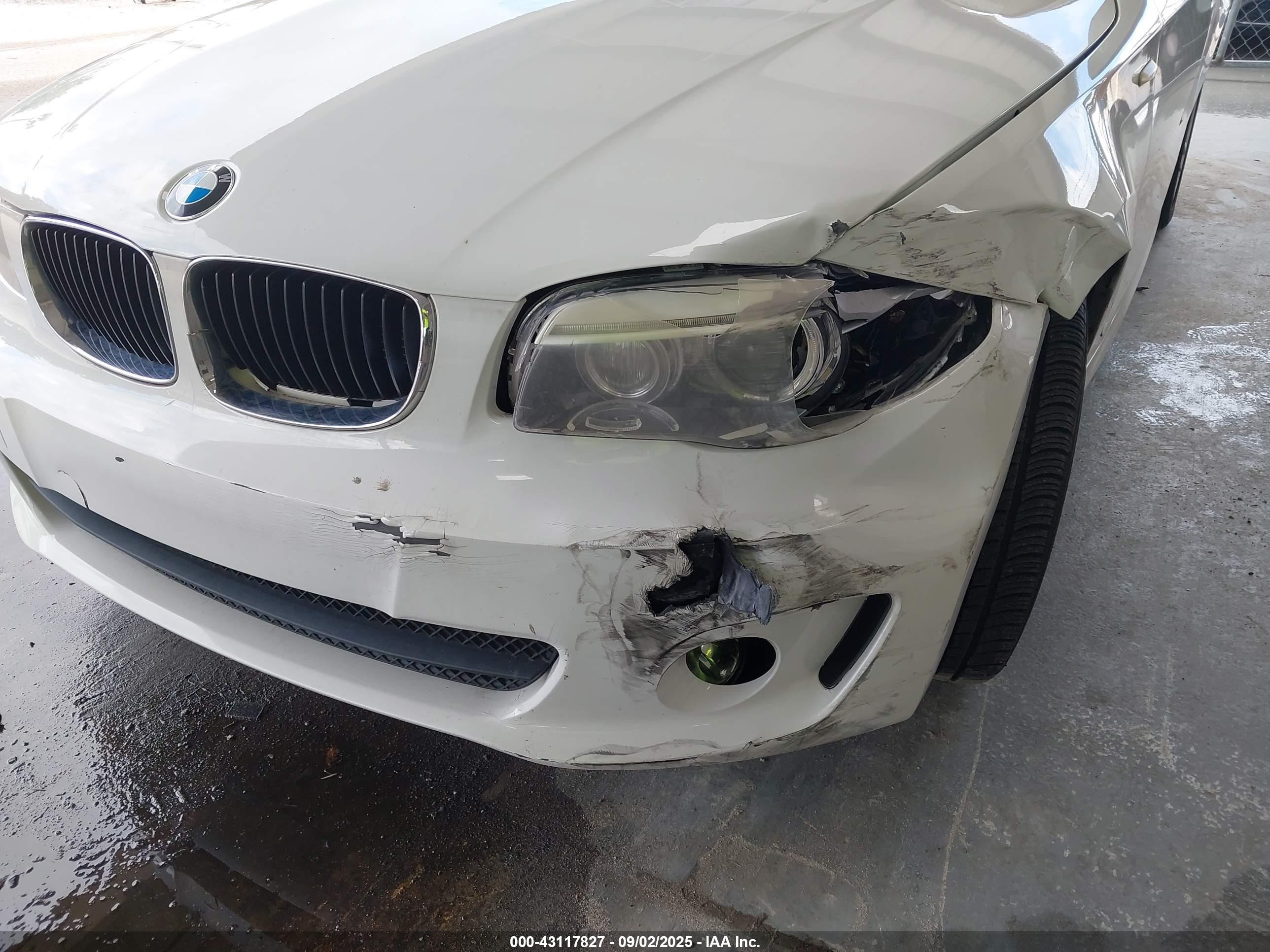 2012 Bmw 128i   White vin: WBAUP7C52CVP23995