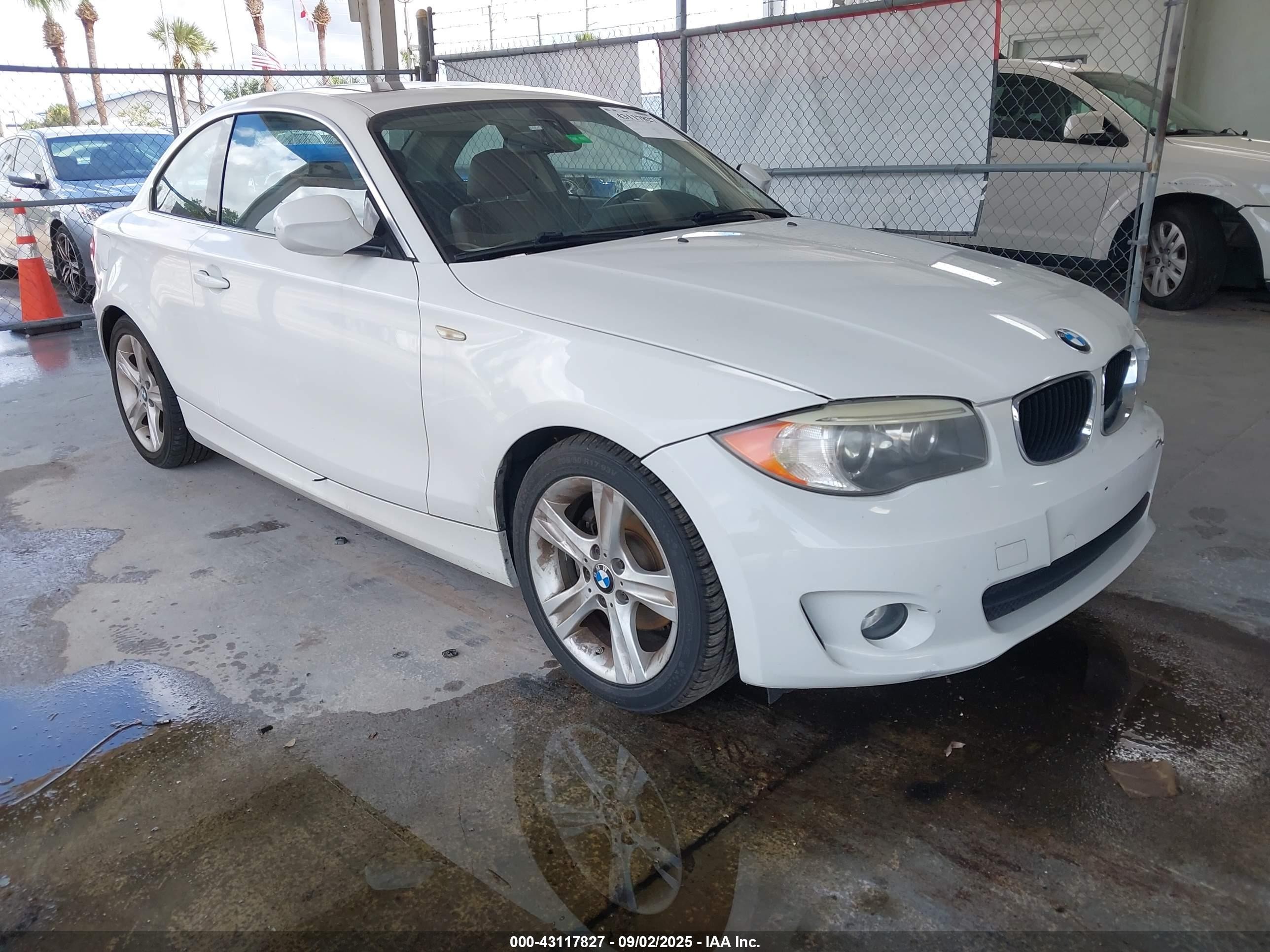 2012 Bmw 128i   White vin: WBAUP7C52CVP23995