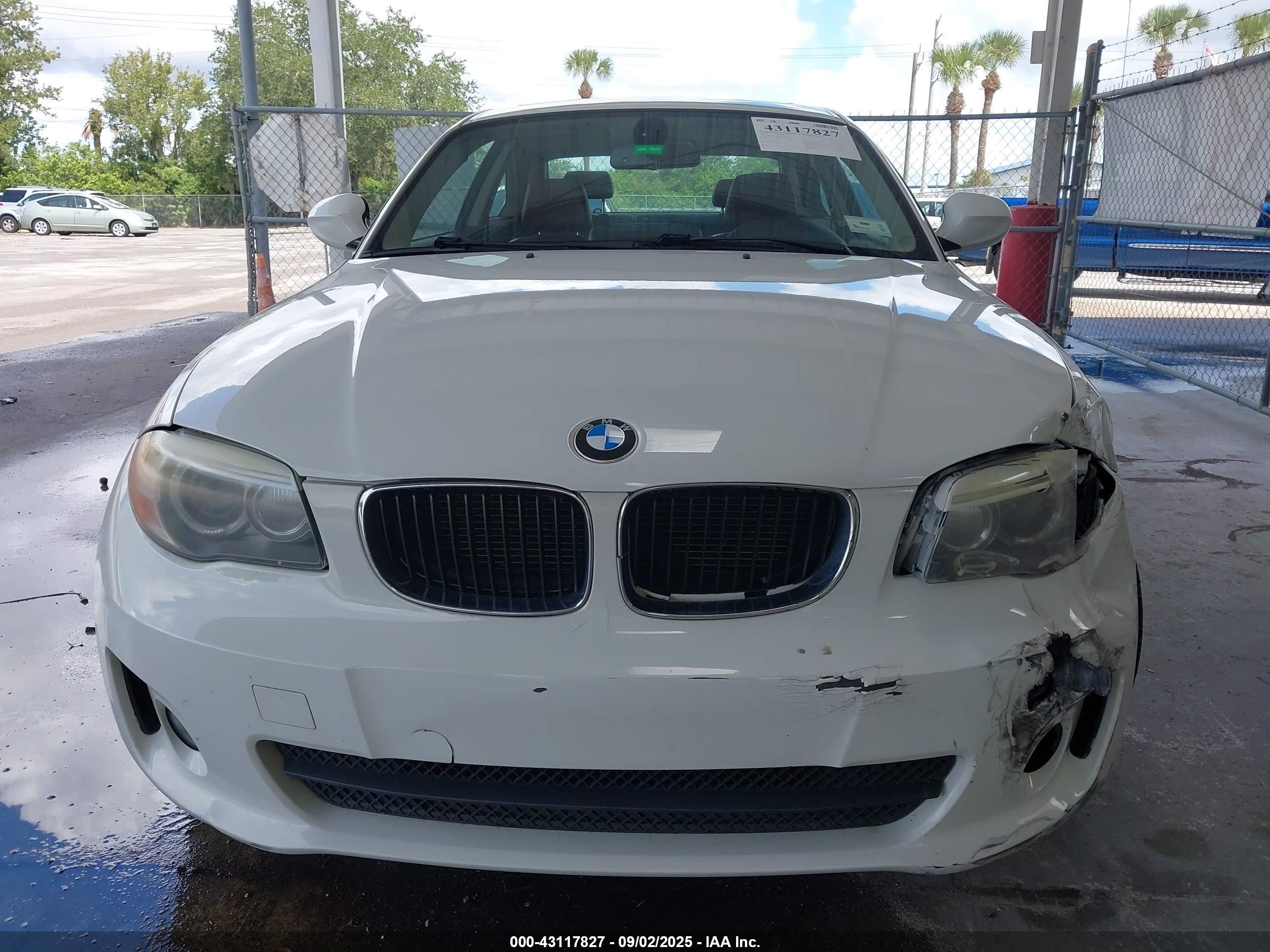 2012 Bmw 128i   White vin: WBAUP7C52CVP23995