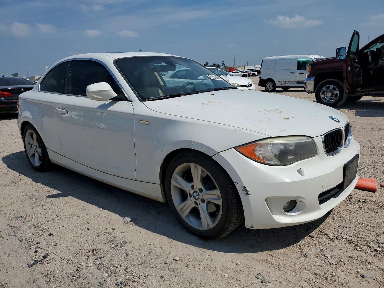 2013 Bmw 128 I White vin: WBAUP7C52DVP24162