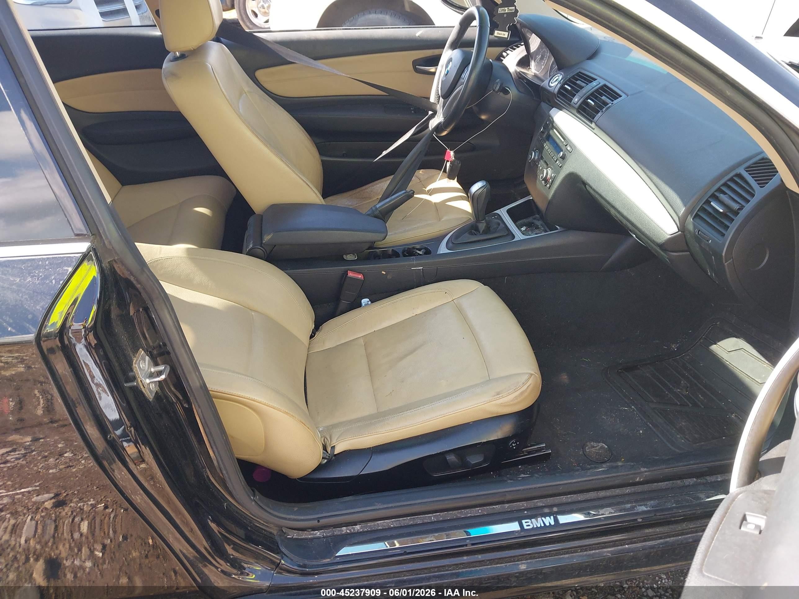 2012 Bmw 128i   Black vin: WBAUP7C53CVP23388