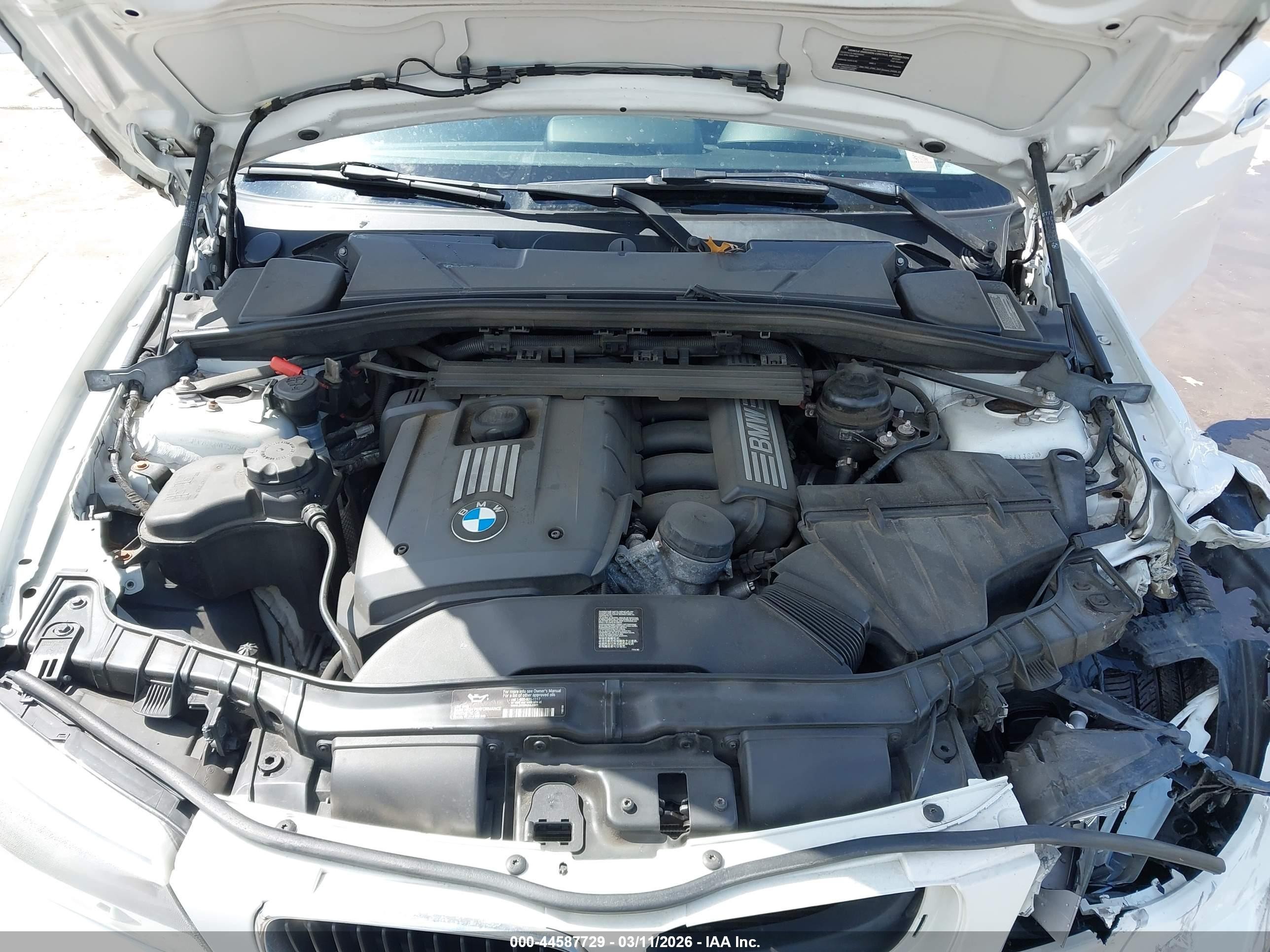 2013 Bmw 128i   White vin: WBAUP7C53DVP25773