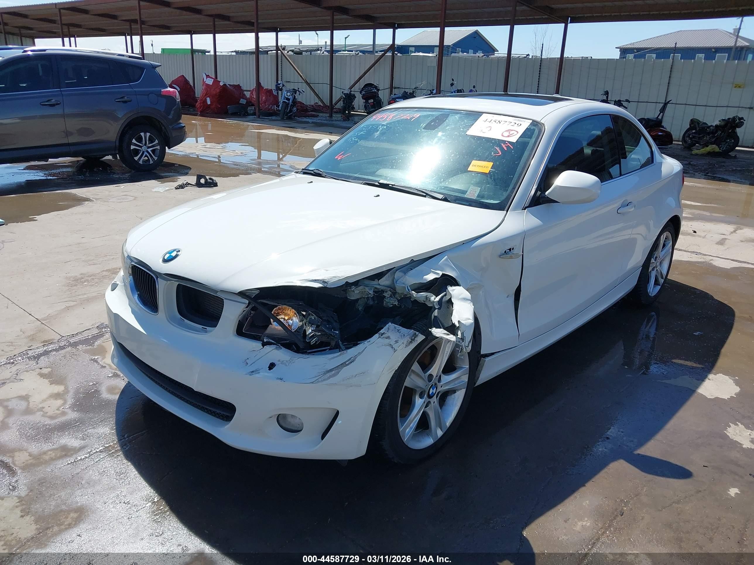 2013 Bmw 128i   White vin: WBAUP7C53DVP25773