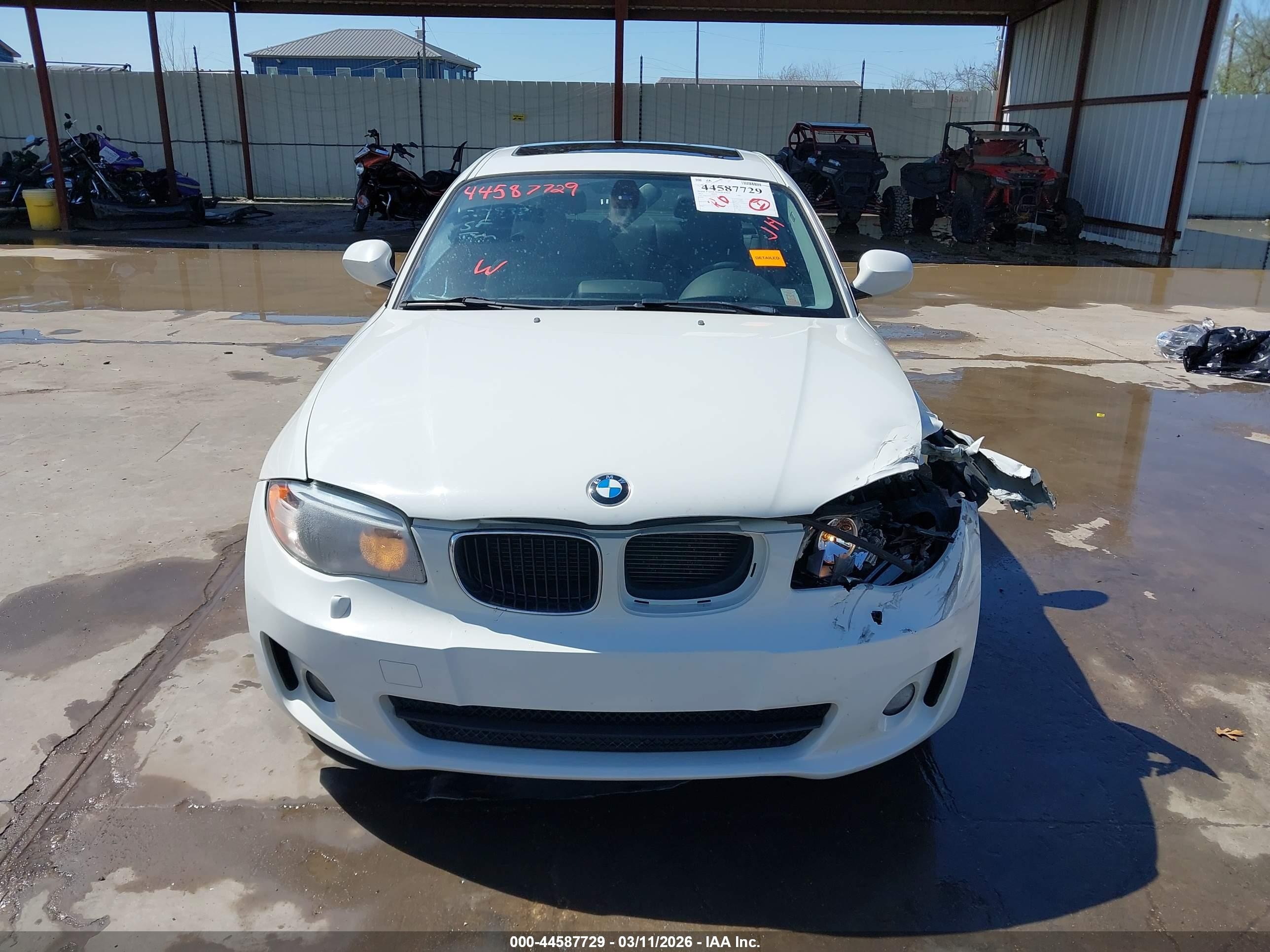 2013 Bmw 128i   White vin: WBAUP7C53DVP25773