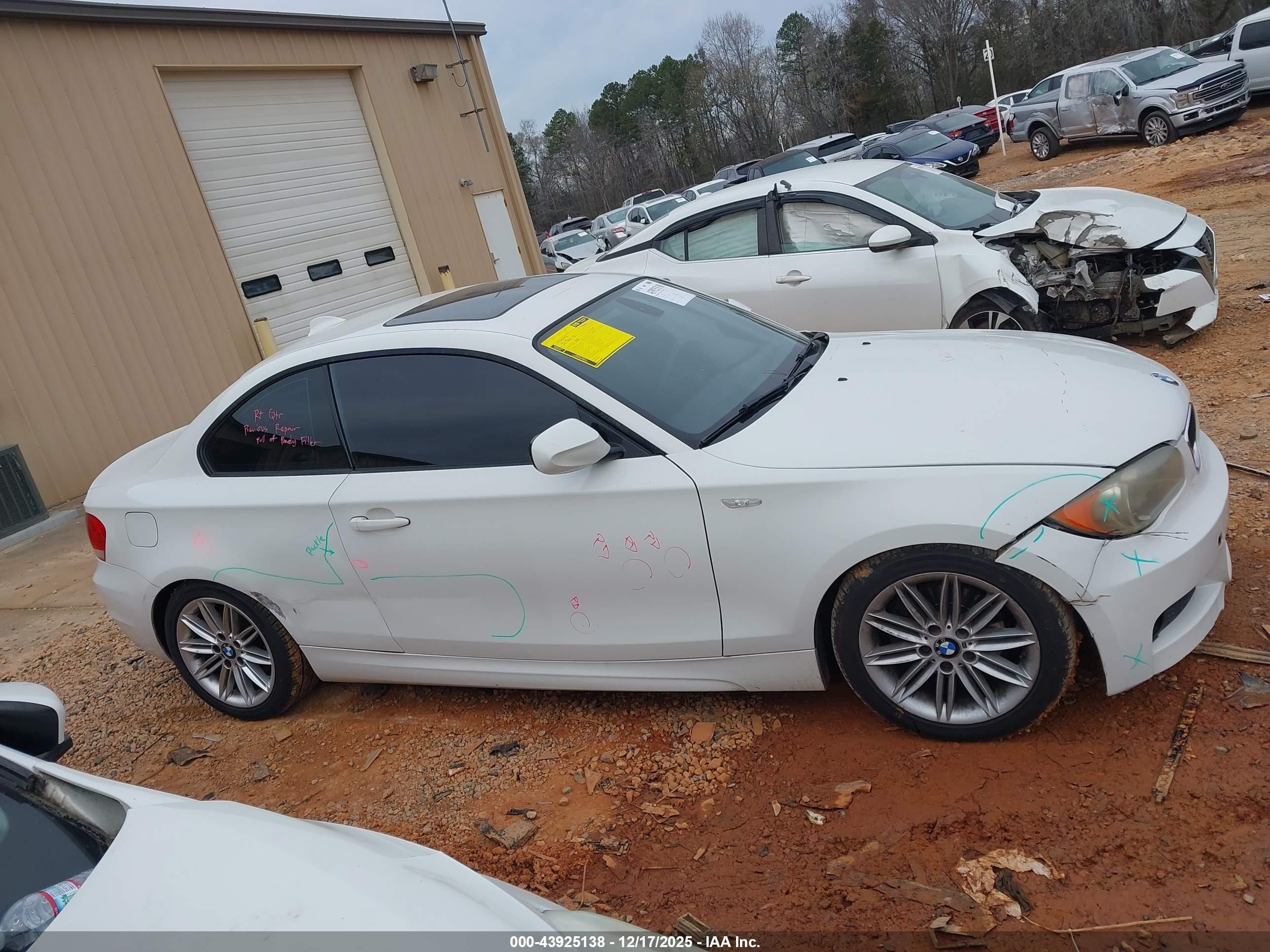 2010 Bmw 128i   White vin: WBAUP7C55AVF07574