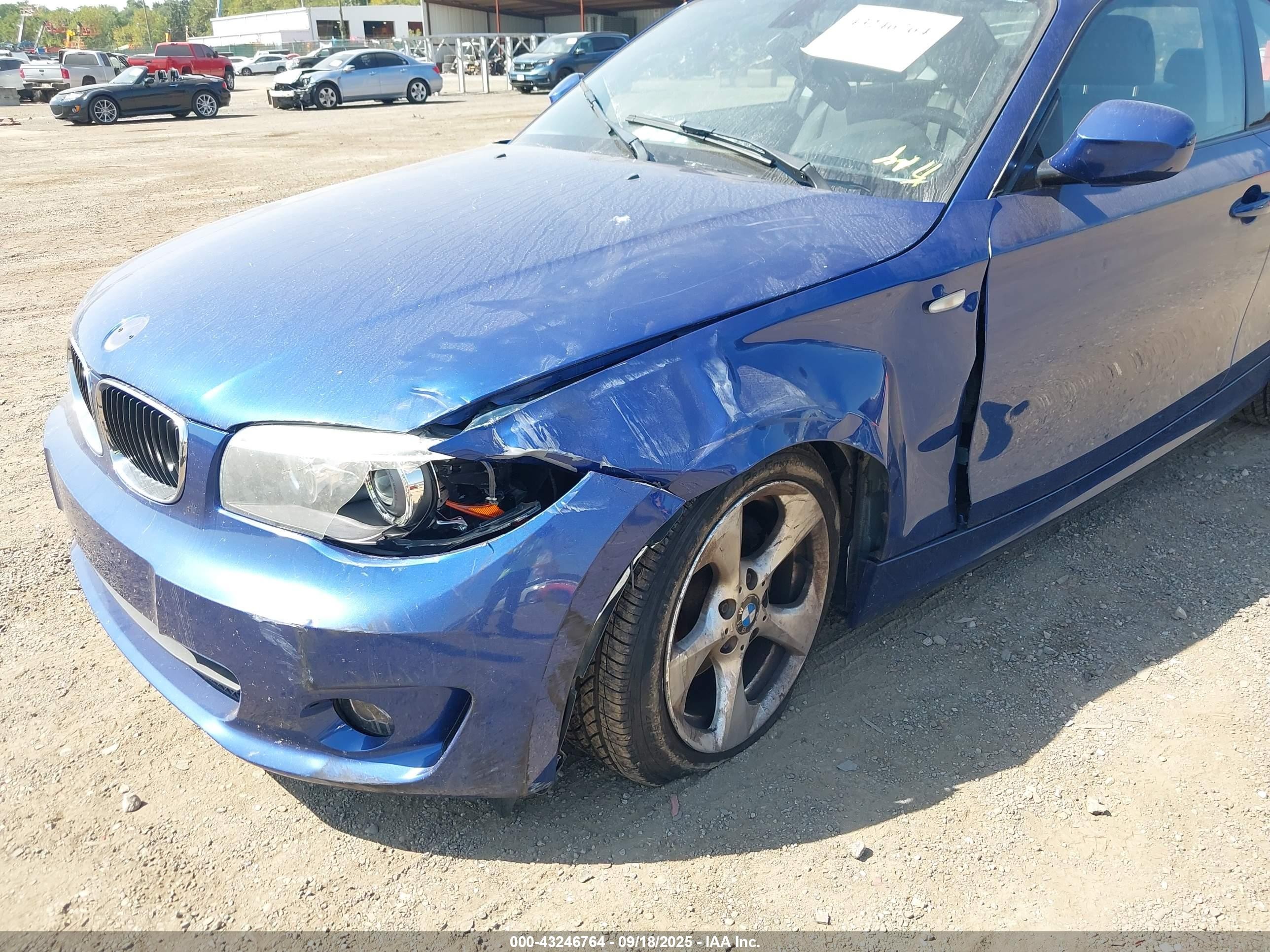 2012 Bmw 128i   Blue vin: WBAUP7C55CVP22579