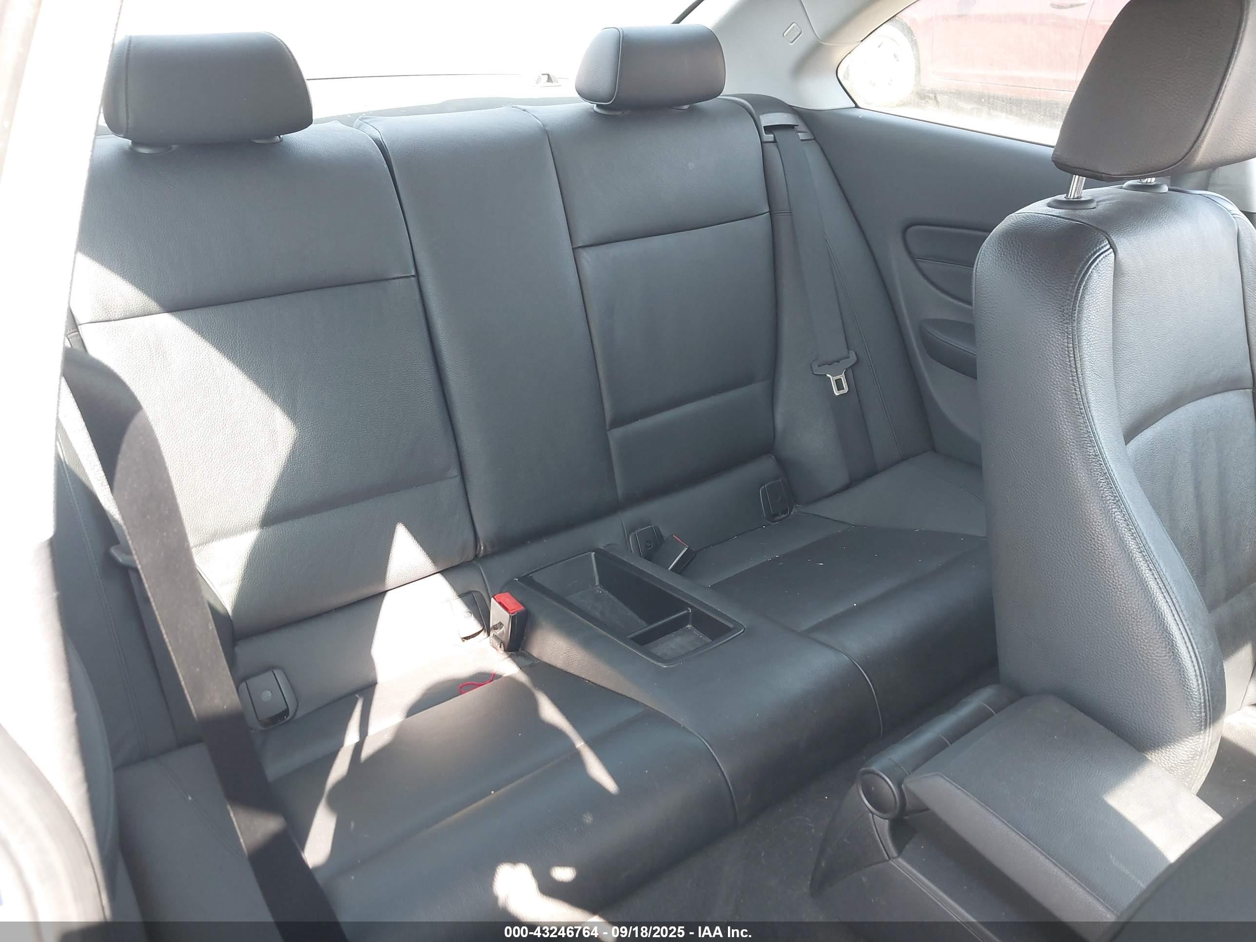 2012 Bmw 128i   Blue vin: WBAUP7C55CVP22579