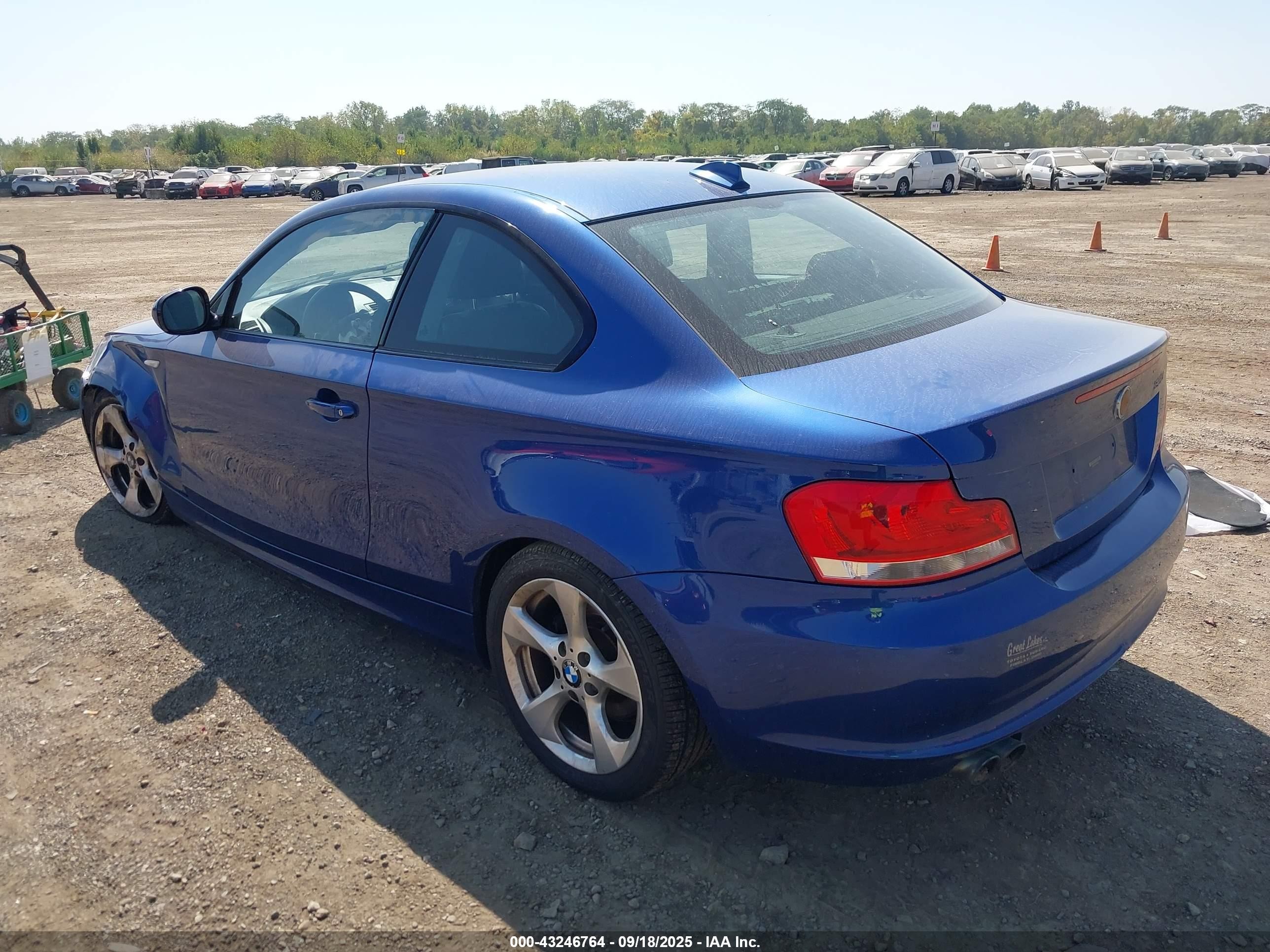 2012 Bmw 128i   Blue vin: WBAUP7C55CVP22579
