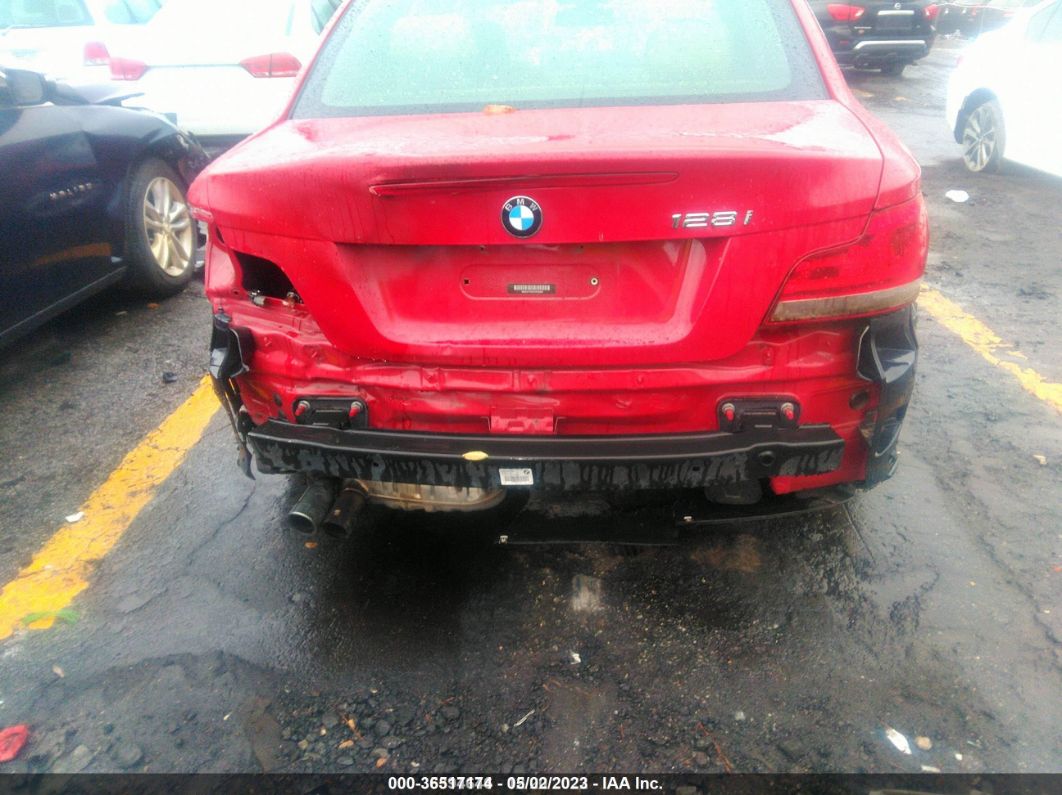 2012 Bmw 128i Red vin: WBAUP7C55CVP22680