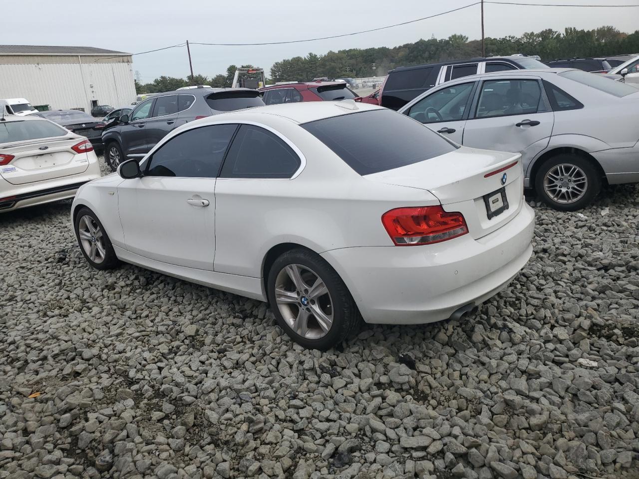 2013 Bmw 128 I Белый vin: WBAUP7C55DVP25757