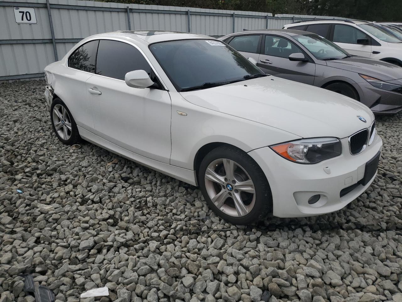 2013 Bmw 128 I Белый vin: WBAUP7C55DVP25757