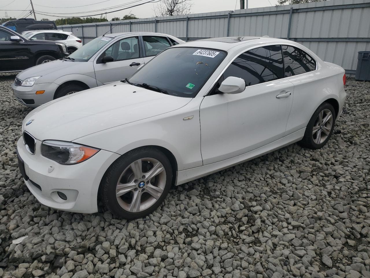 2013 Bmw 128 I Белый vin: WBAUP7C55DVP25757