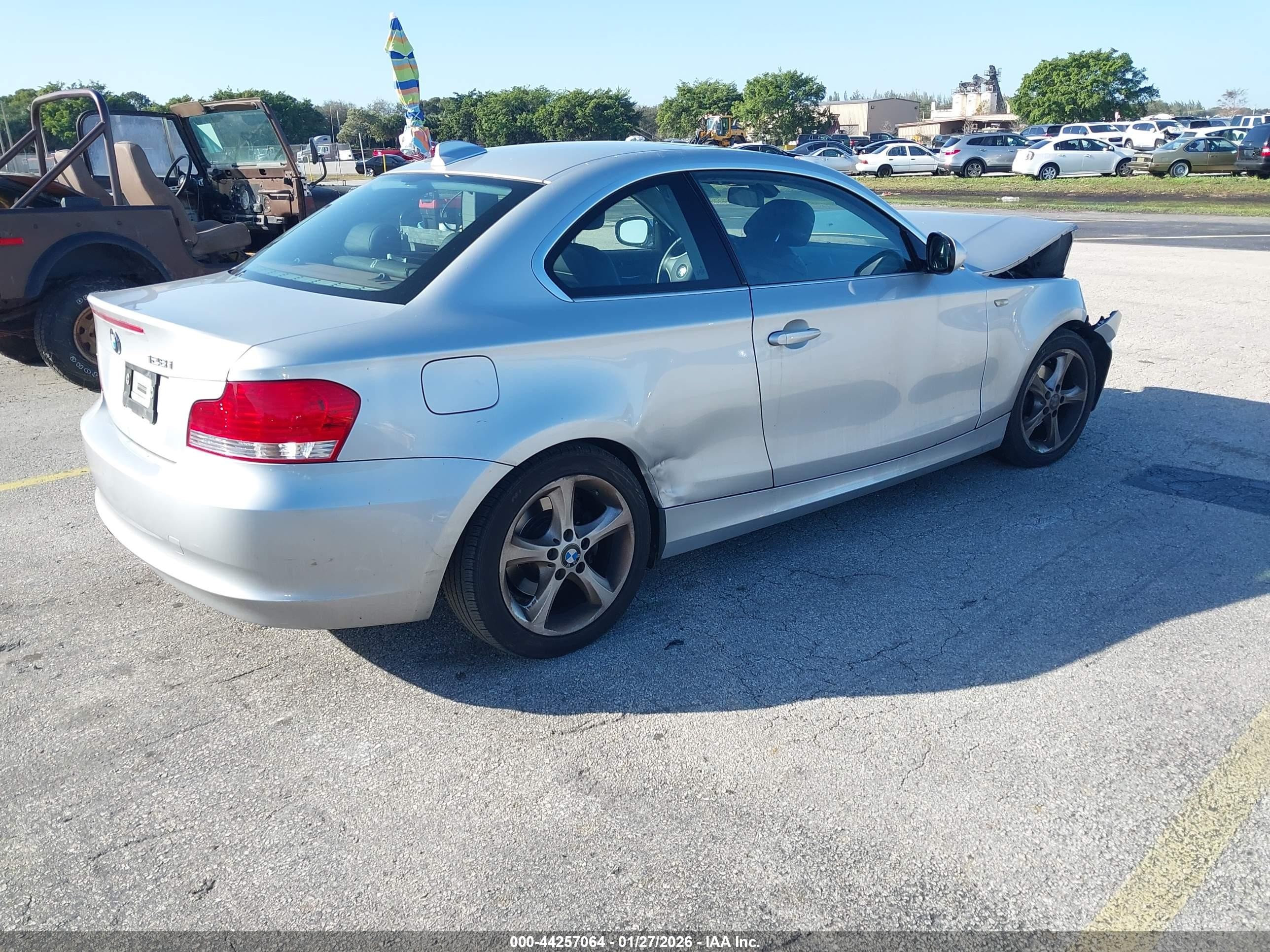 2010 Bmw 128i   Silver vin: WBAUP7C56AVK77587