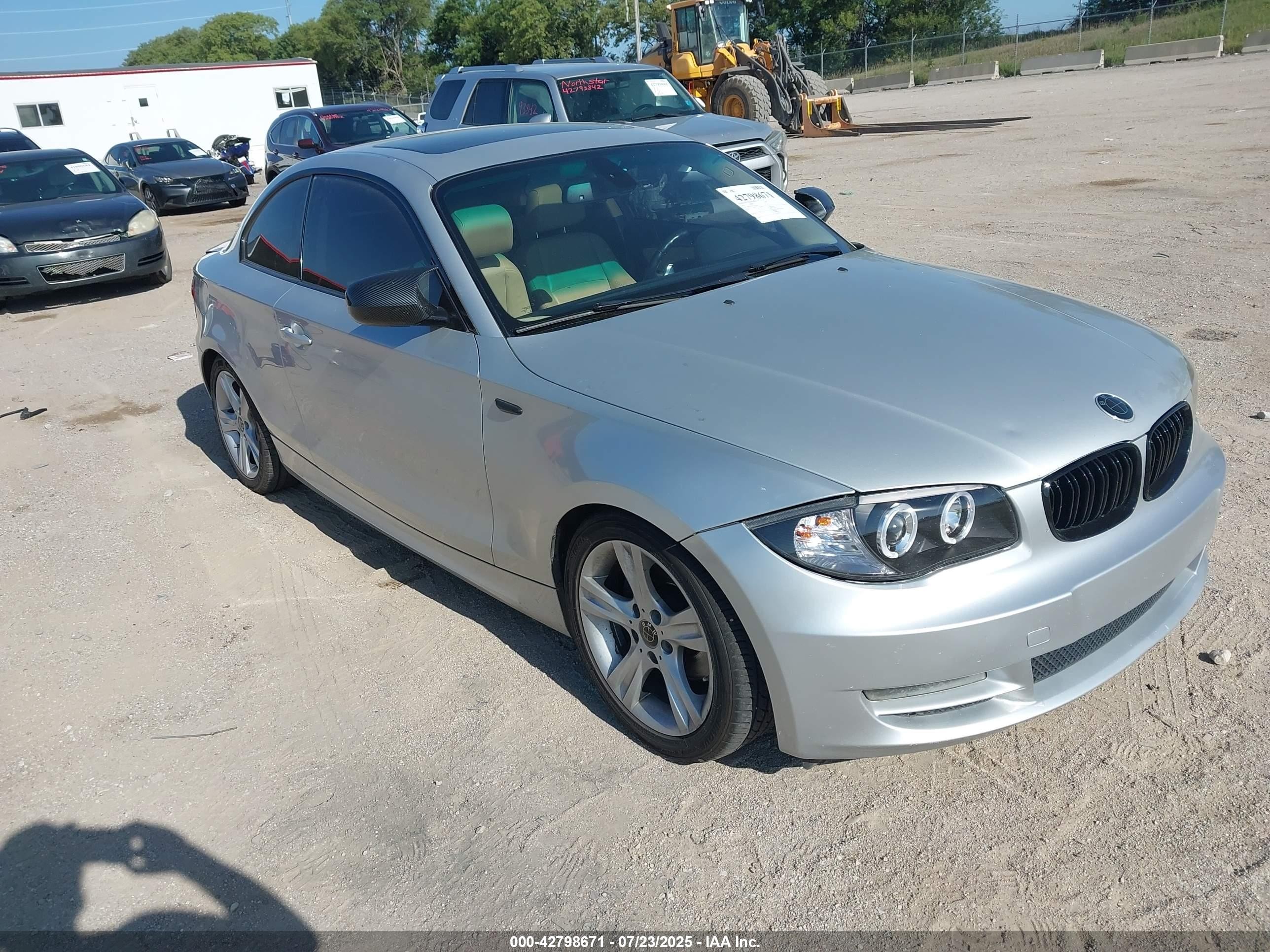 2010 Bmw 128i   Silver vin: WBAUP7C56AVK77895