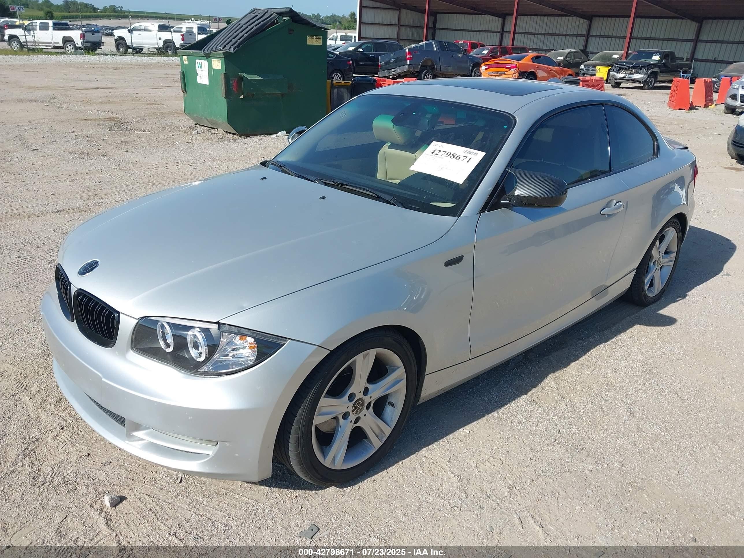 2010 Bmw 128i   Silver vin: WBAUP7C56AVK77895