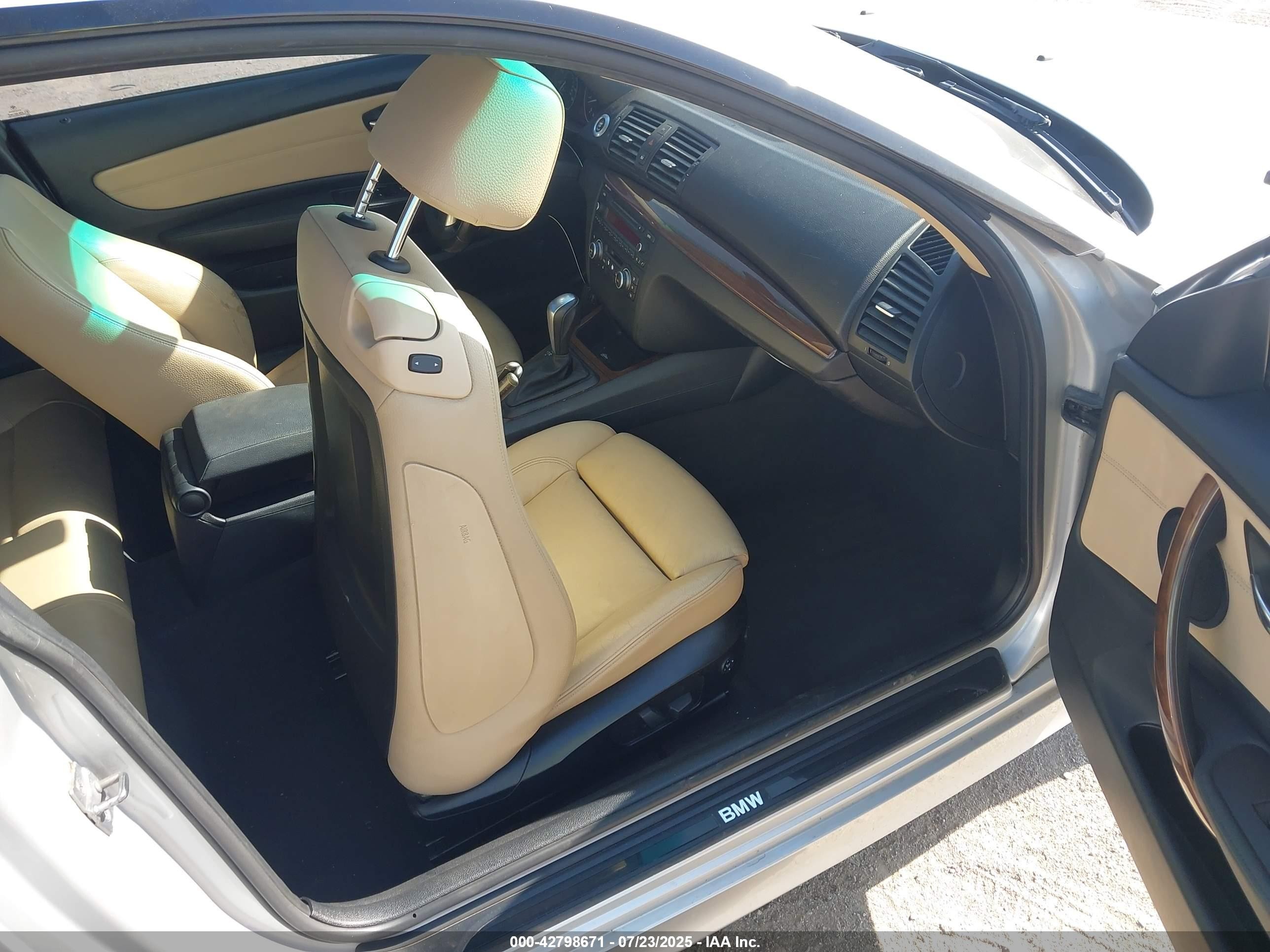 2010 Bmw 128i   Silver vin: WBAUP7C56AVK77895