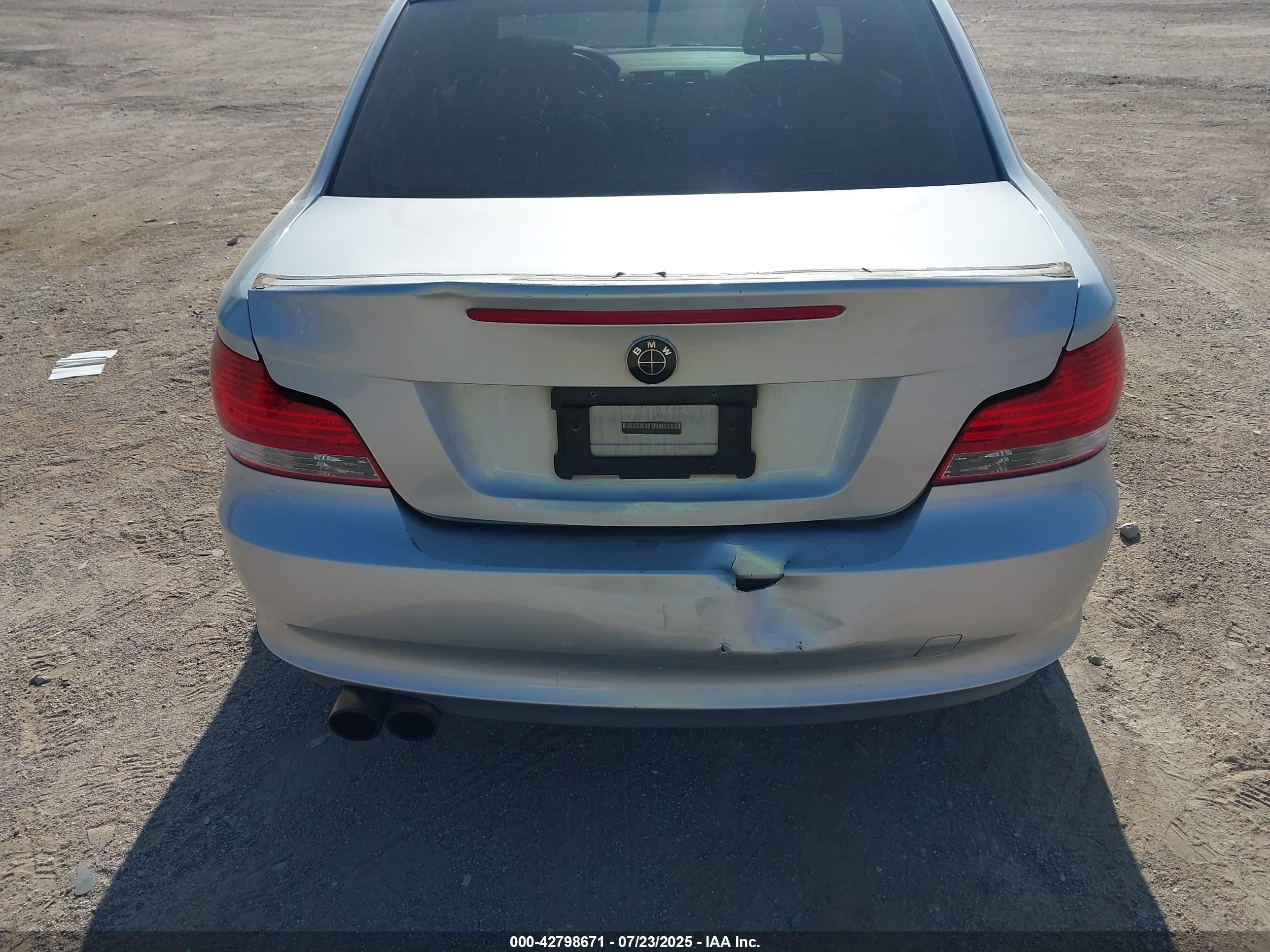 2010 Bmw 128i   Silver vin: WBAUP7C56AVK77895